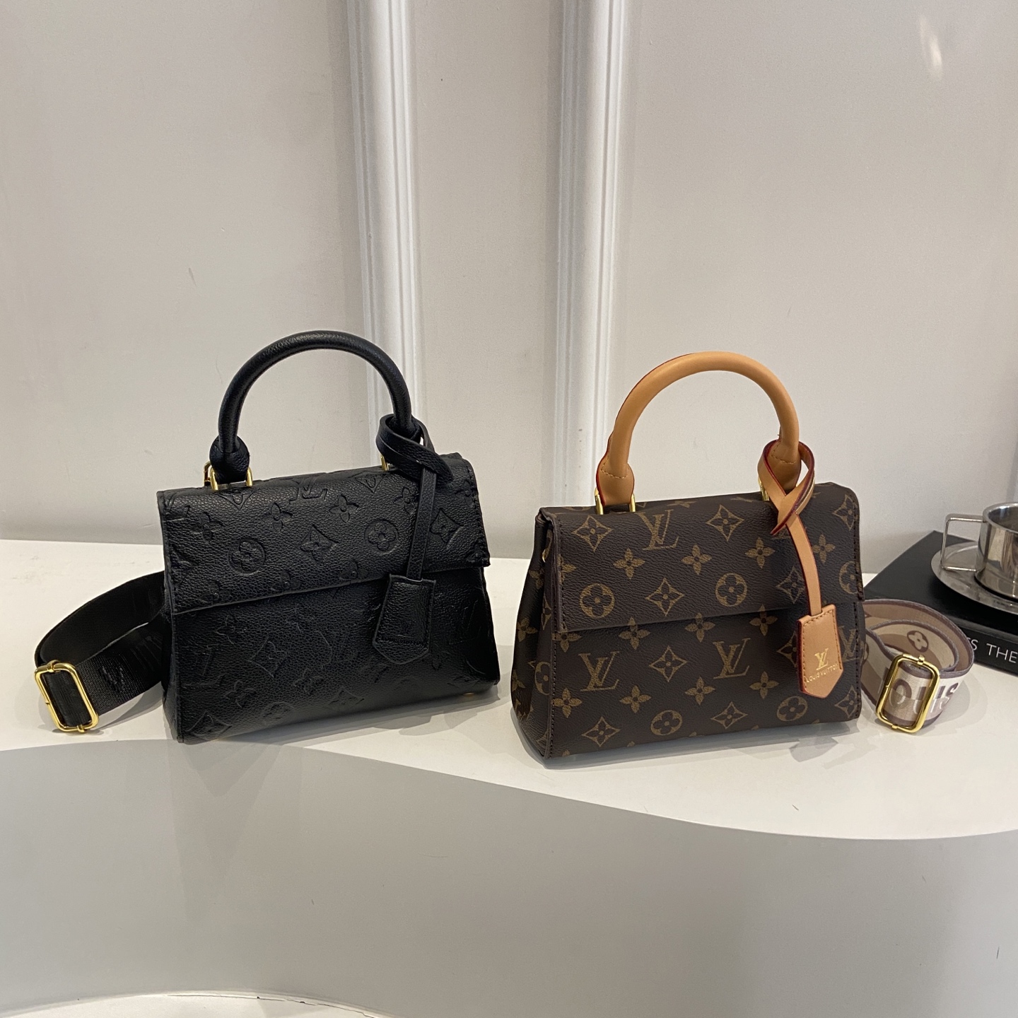 28$ dh Lv Shoulder bag size 20X8X15 cm 70486212988 BY2535 gallery