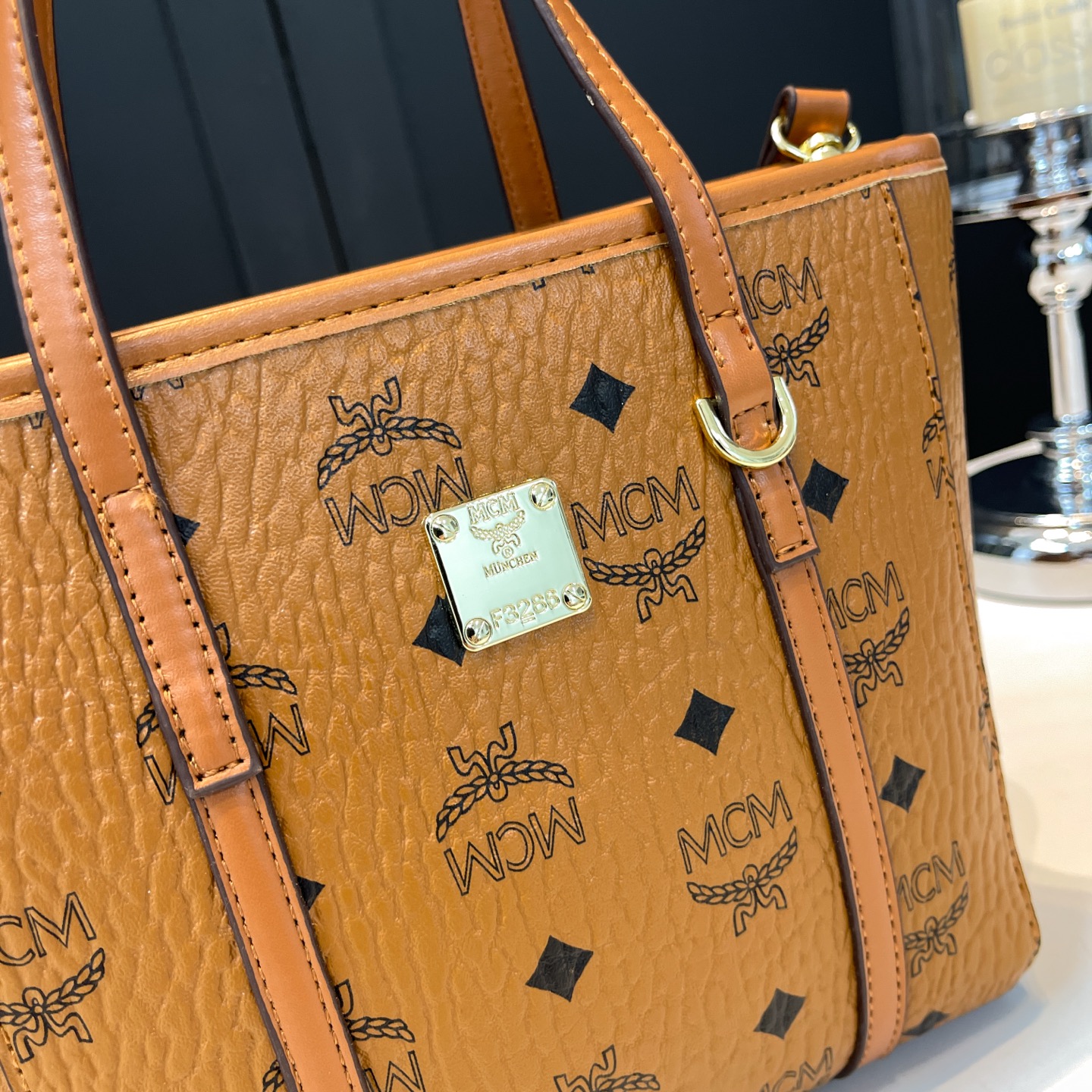 28$ dh MCM 68818 Tote bag size 19X20X9 cm 60384212988 BY2689 gallery