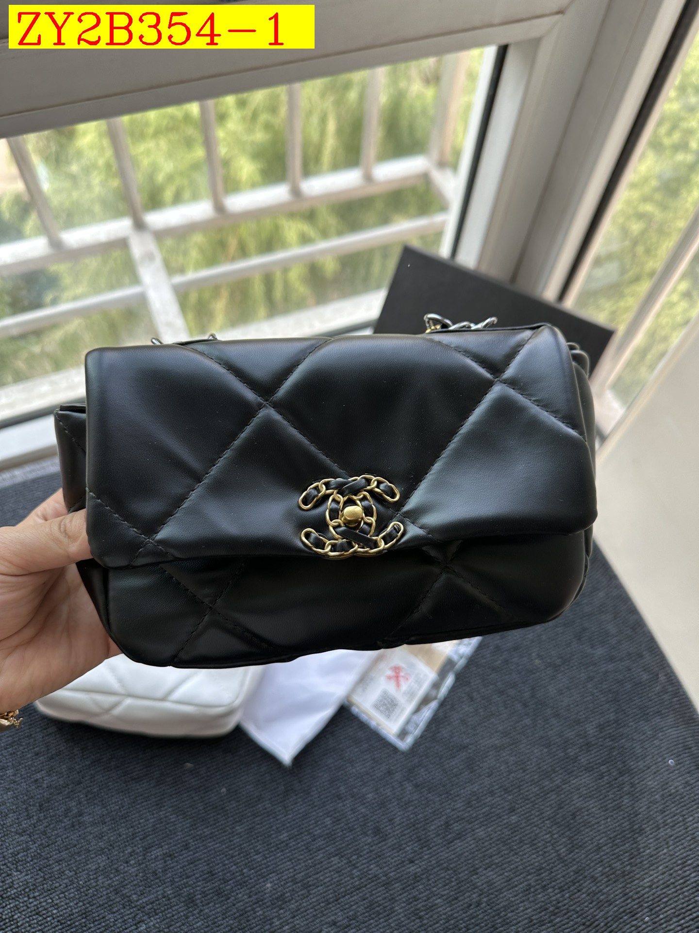 28$ new_dh CHANEL SIZE 21X13X7 CM 80594012874 ZY2B354 gallery