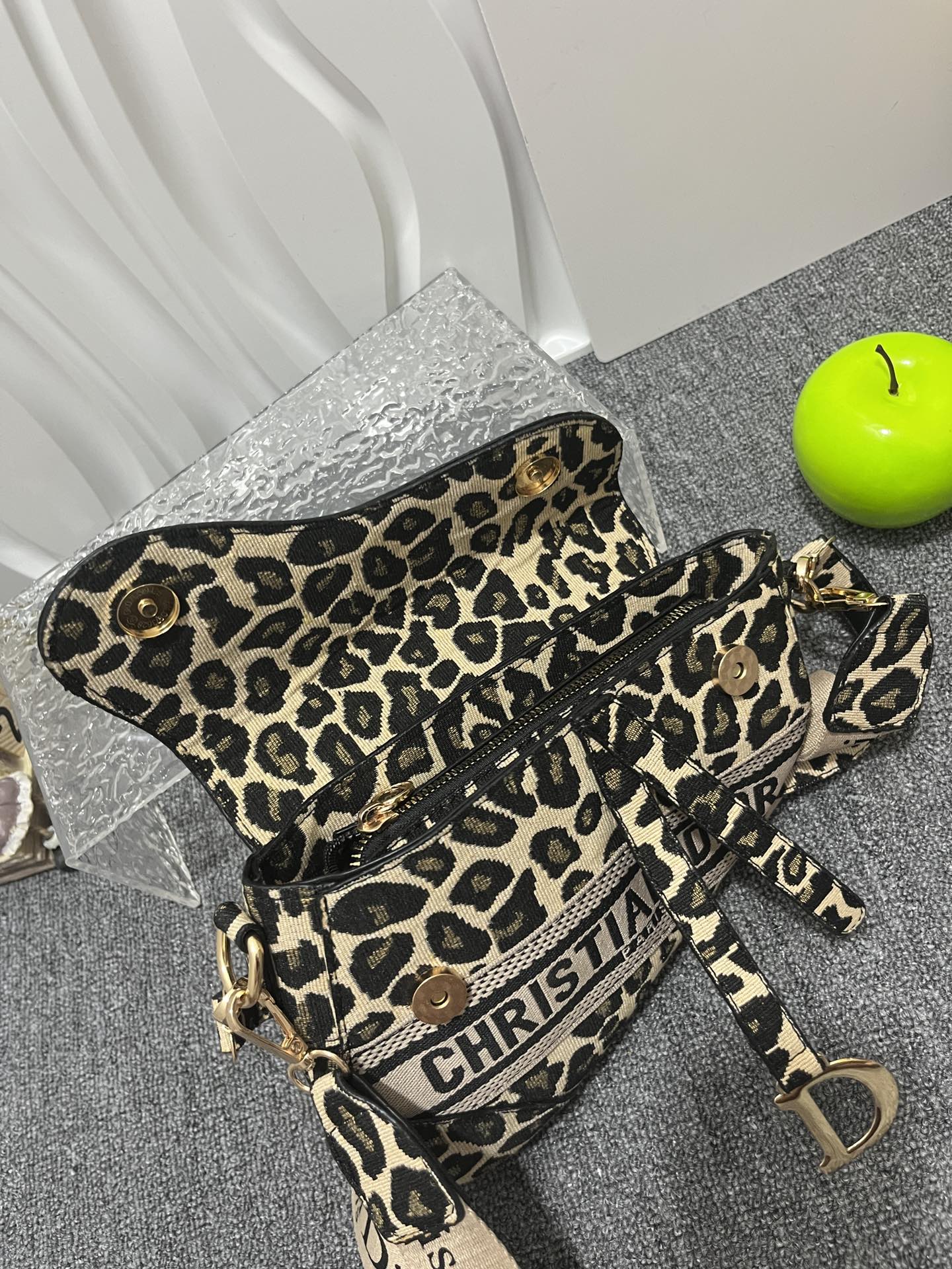 28$ new_dh dior 9185 size 24x18x4 cm 70485812878 ZY2B333 gallery