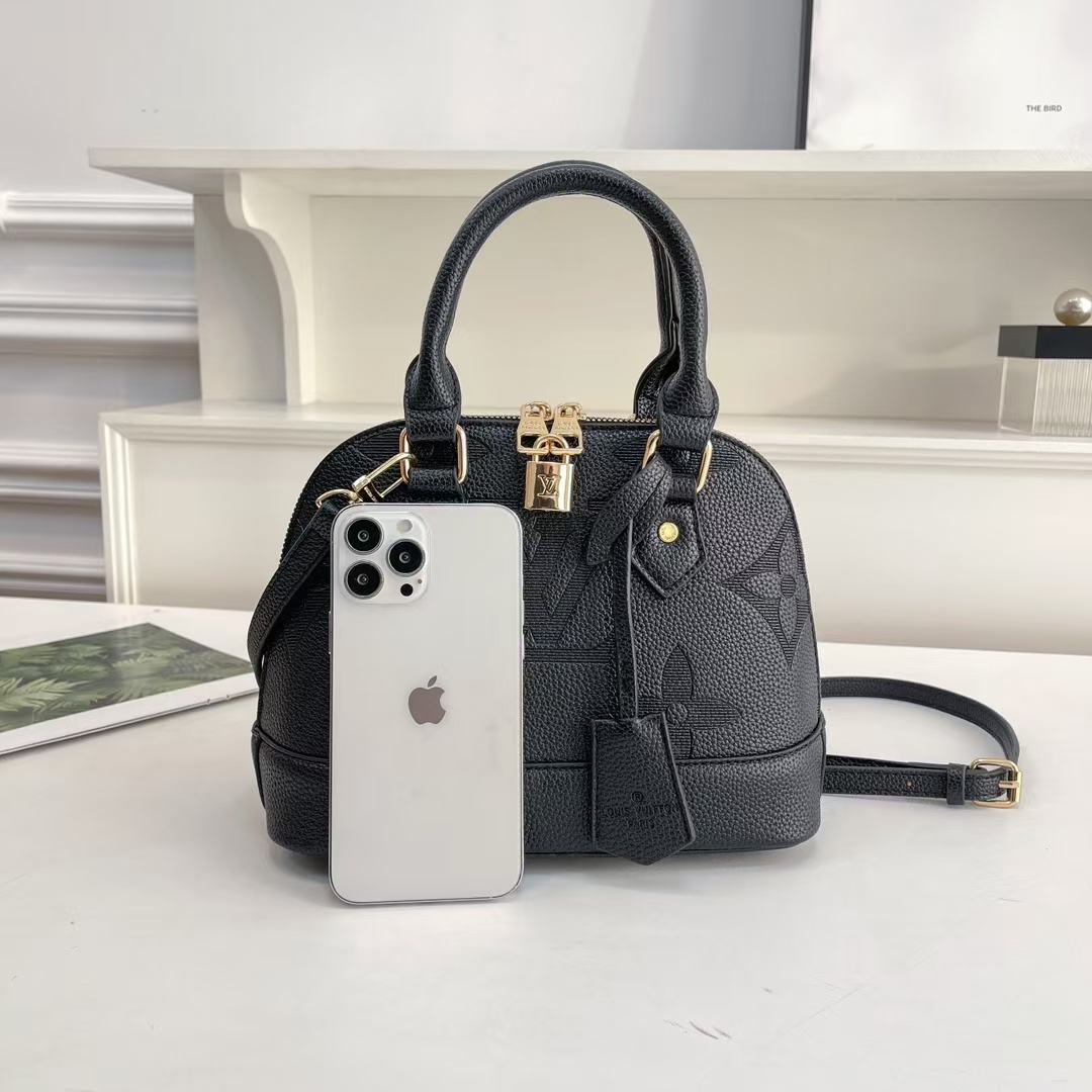 29$ LV 6603 Shoulder bag size 25X19X12 cm 8908 BY2881 gallery