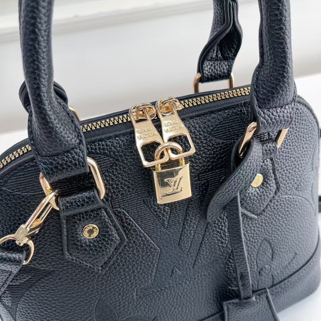 29$ LV 6603 Shoulder bag size 25X19X12 cm 8908 BY2881 gallery