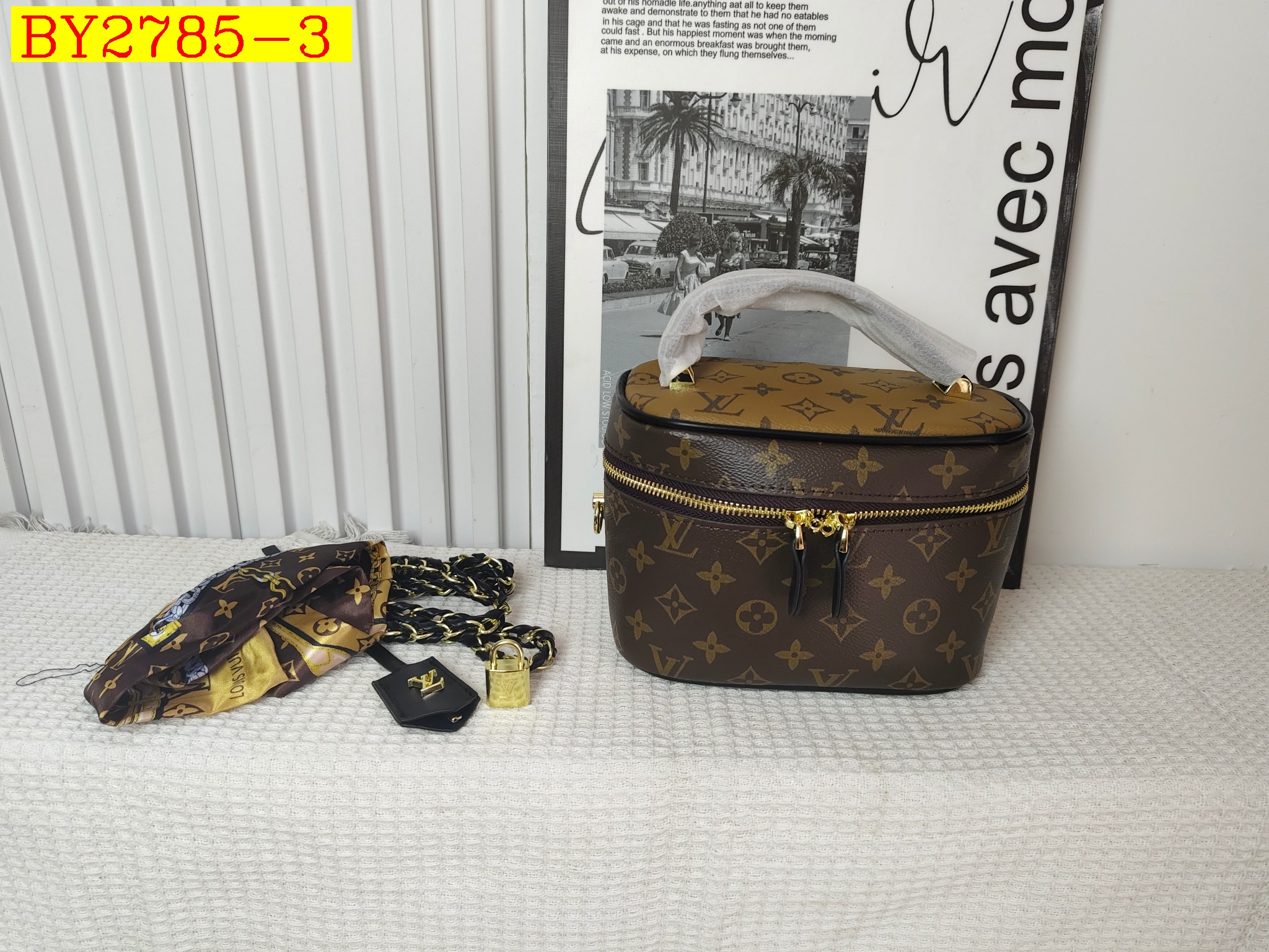 29$ LV 68001 Shoulder bag size 20x16x11 cm 312190 BY2785 gallery