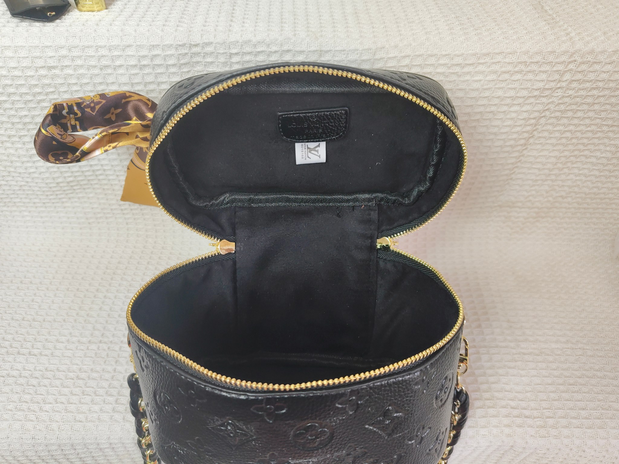 29$ LV 68001 Shoulder bag size 20x16x11 cm 312190 BY2785 gallery