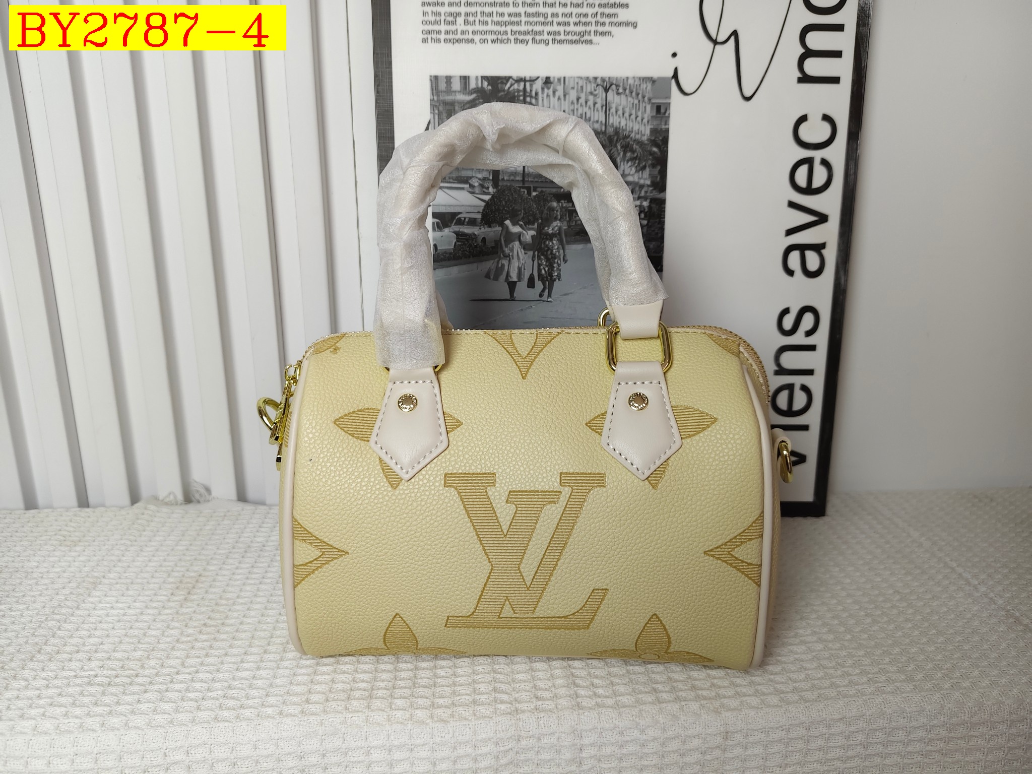 29$ LV 68002-1 Shoulder bag size 21x15x12 cm 212110 BY2787 gallery