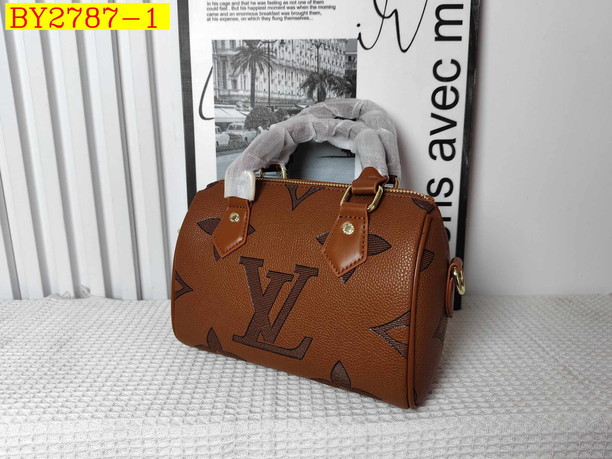 29$ LV 68002-1 Shoulder bag size 21x15x12 cm 212110 BY2787 gallery