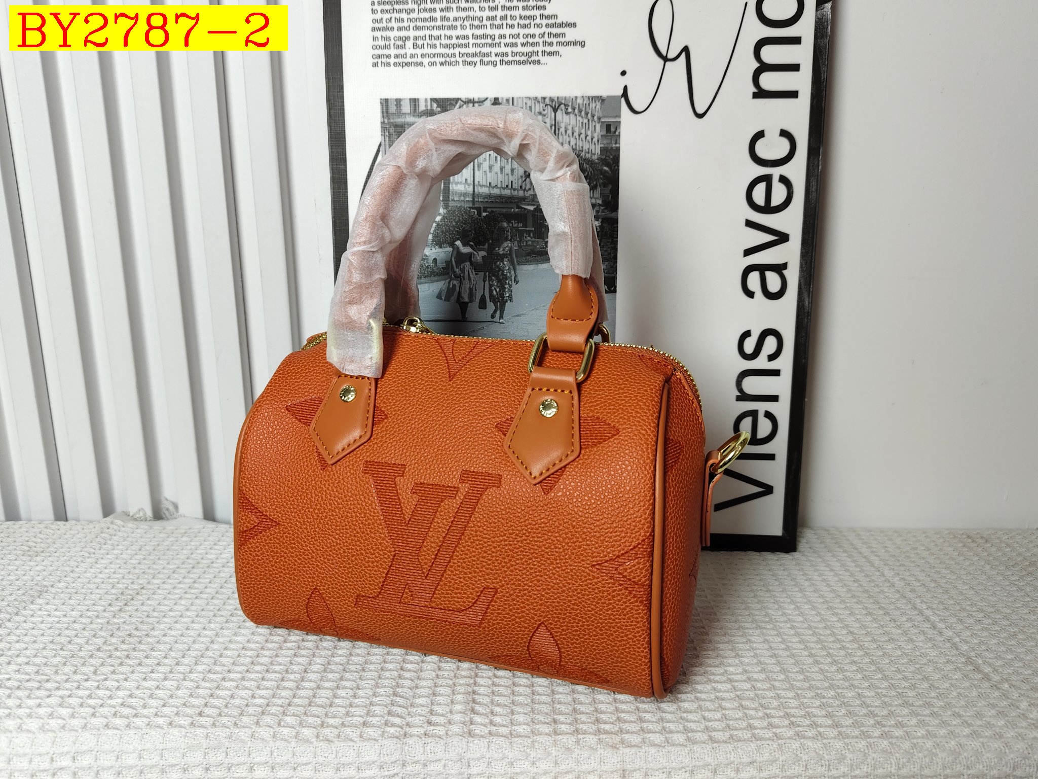 29$ LV 68002-1 Shoulder bag size 21x15x12 cm 212110 BY2787 gallery