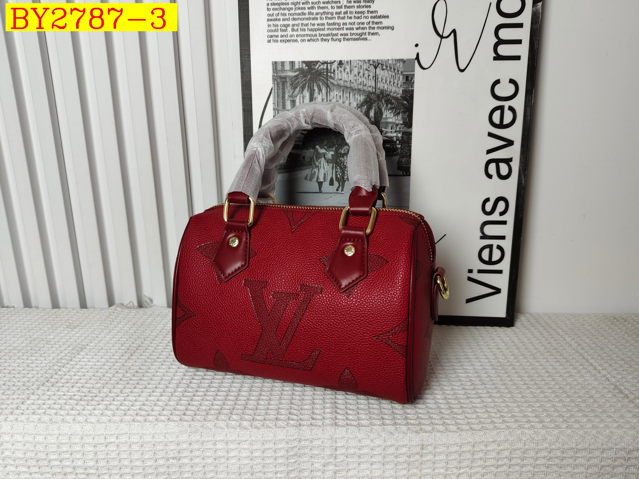 29$ LV 68002-1 Shoulder bag size 21x15x12 cm 212110 BY2787 gallery