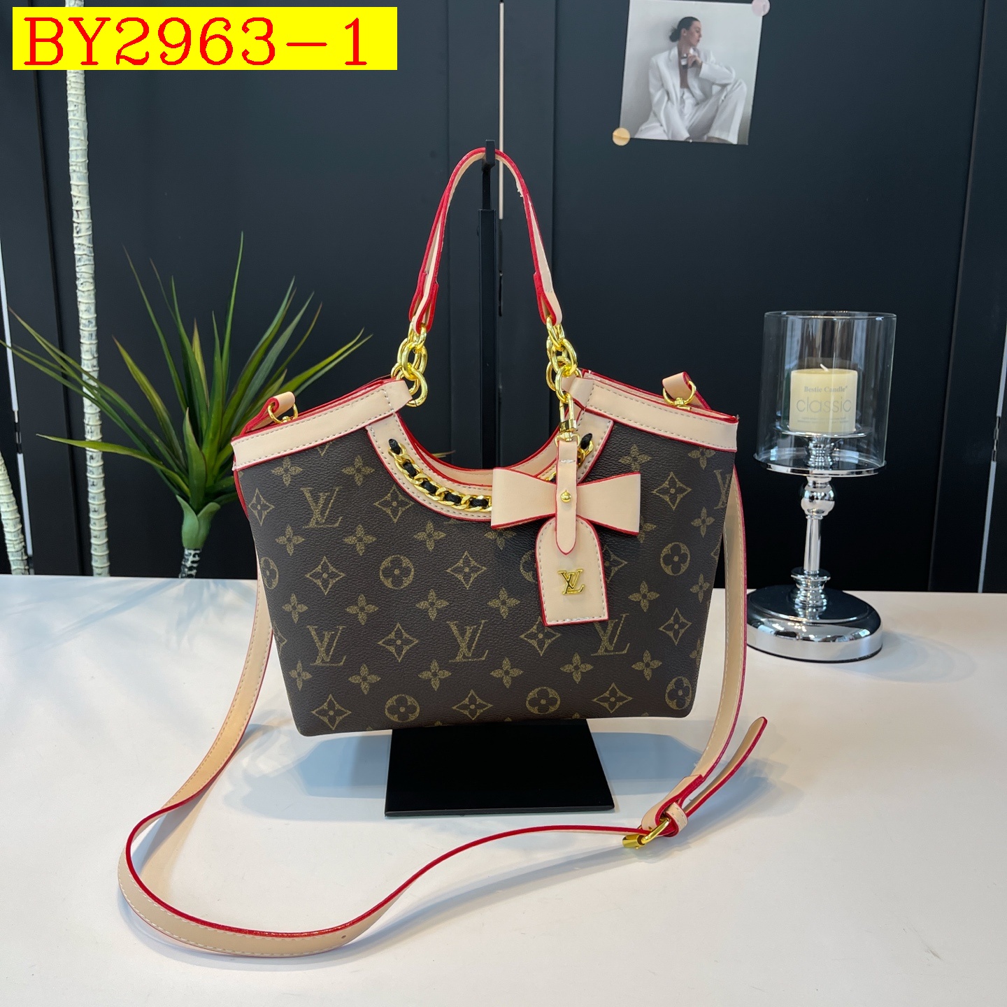 29$ LV 680126 Shoulder bag size 31x20x9 cm 318012 BY2963 gallery