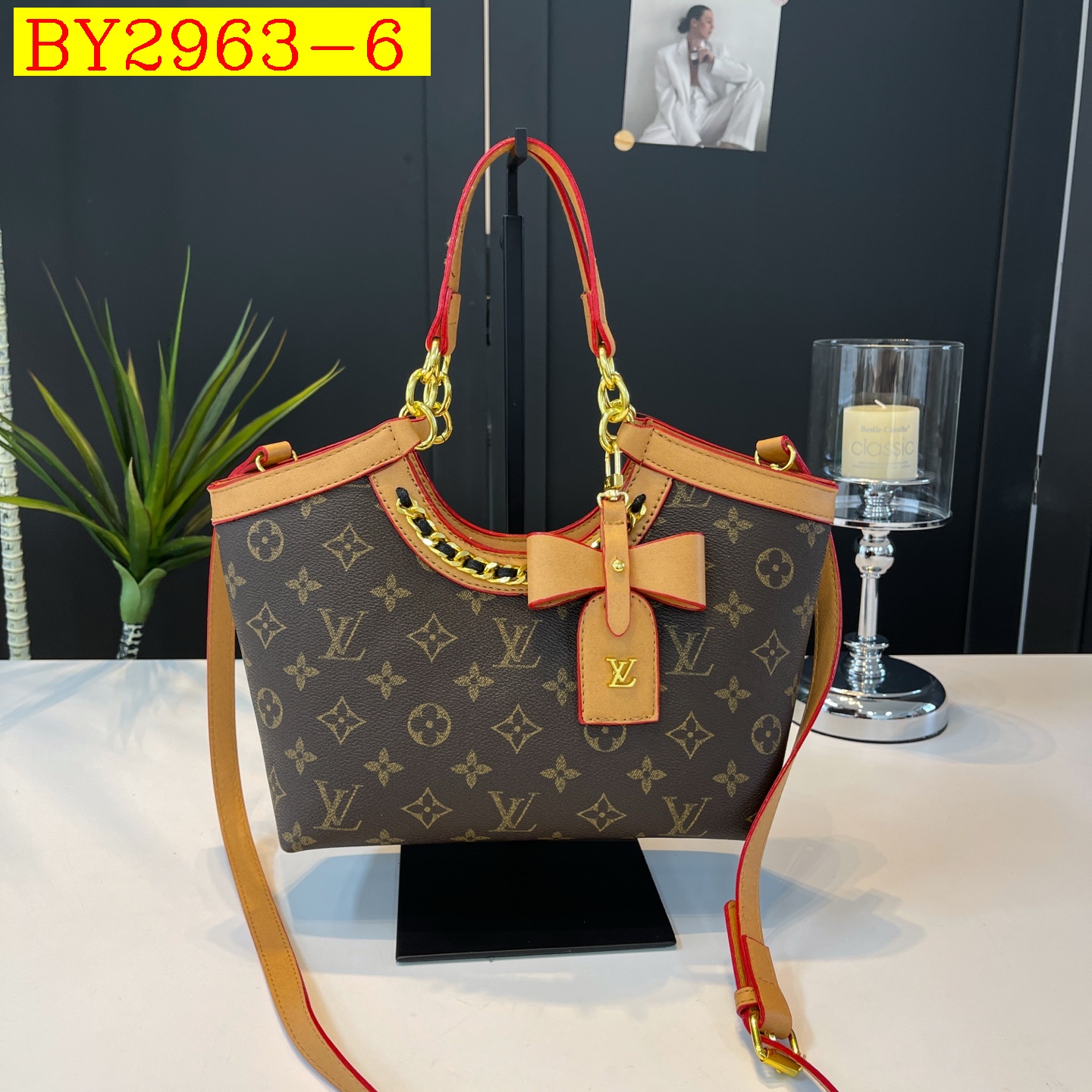29$ LV 680126 Shoulder bag size 31x20x9 cm 318012 BY2963 gallery