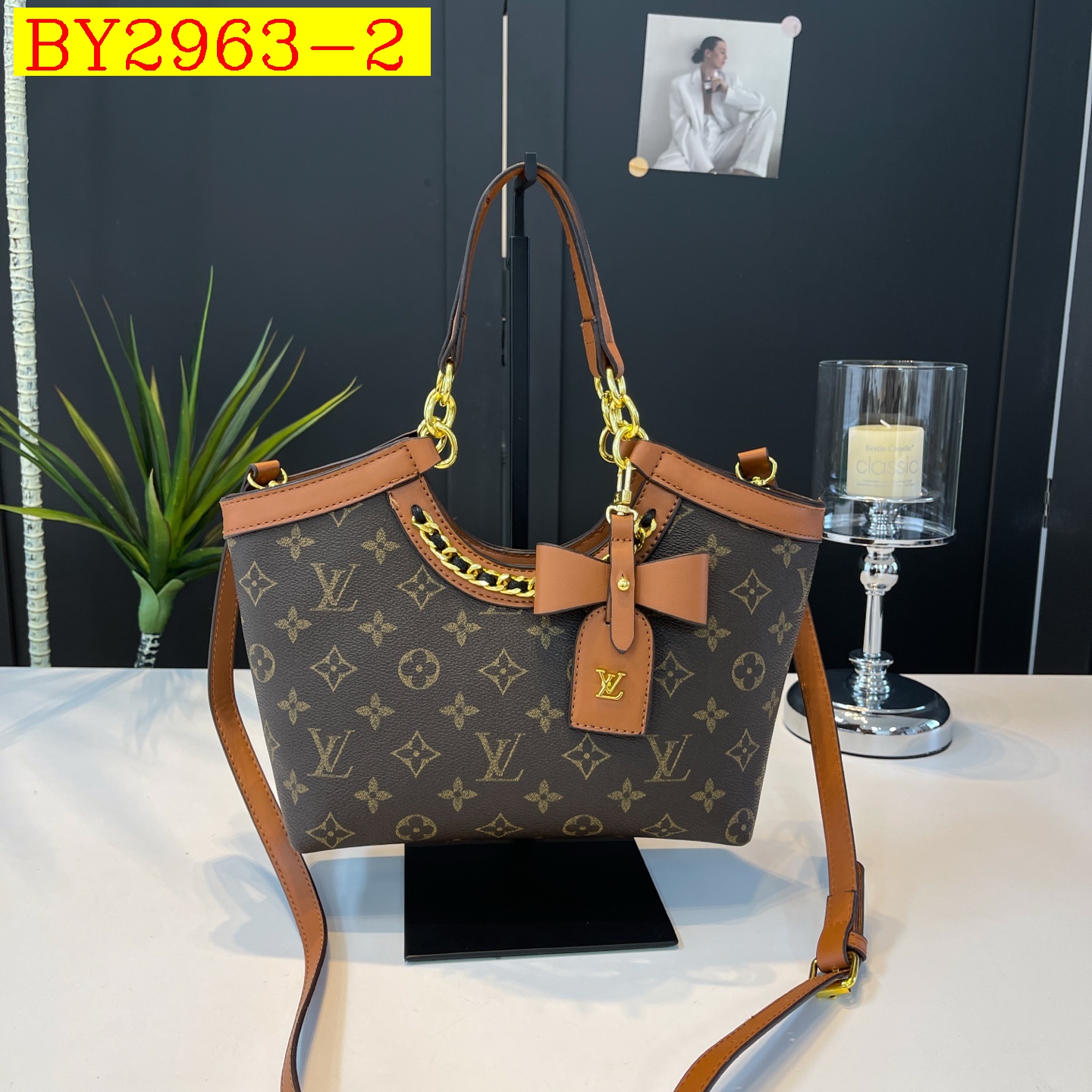 29$ LV 680126 Shoulder bag size 31x20x9 cm 318012 BY2963 gallery