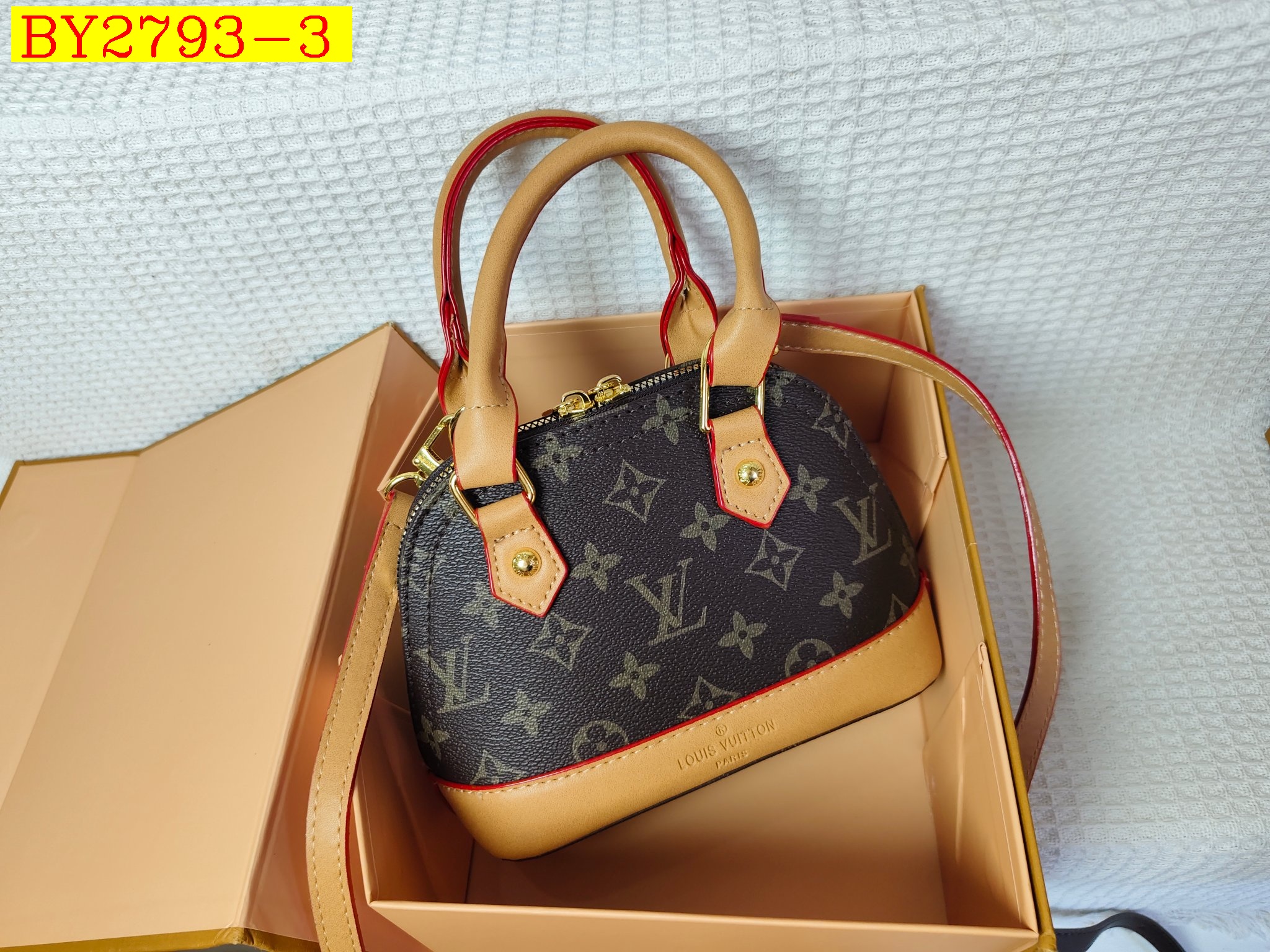 29$ LV 8045 Shoulder bag size 20x14 cm 2926 BY2793 gallery