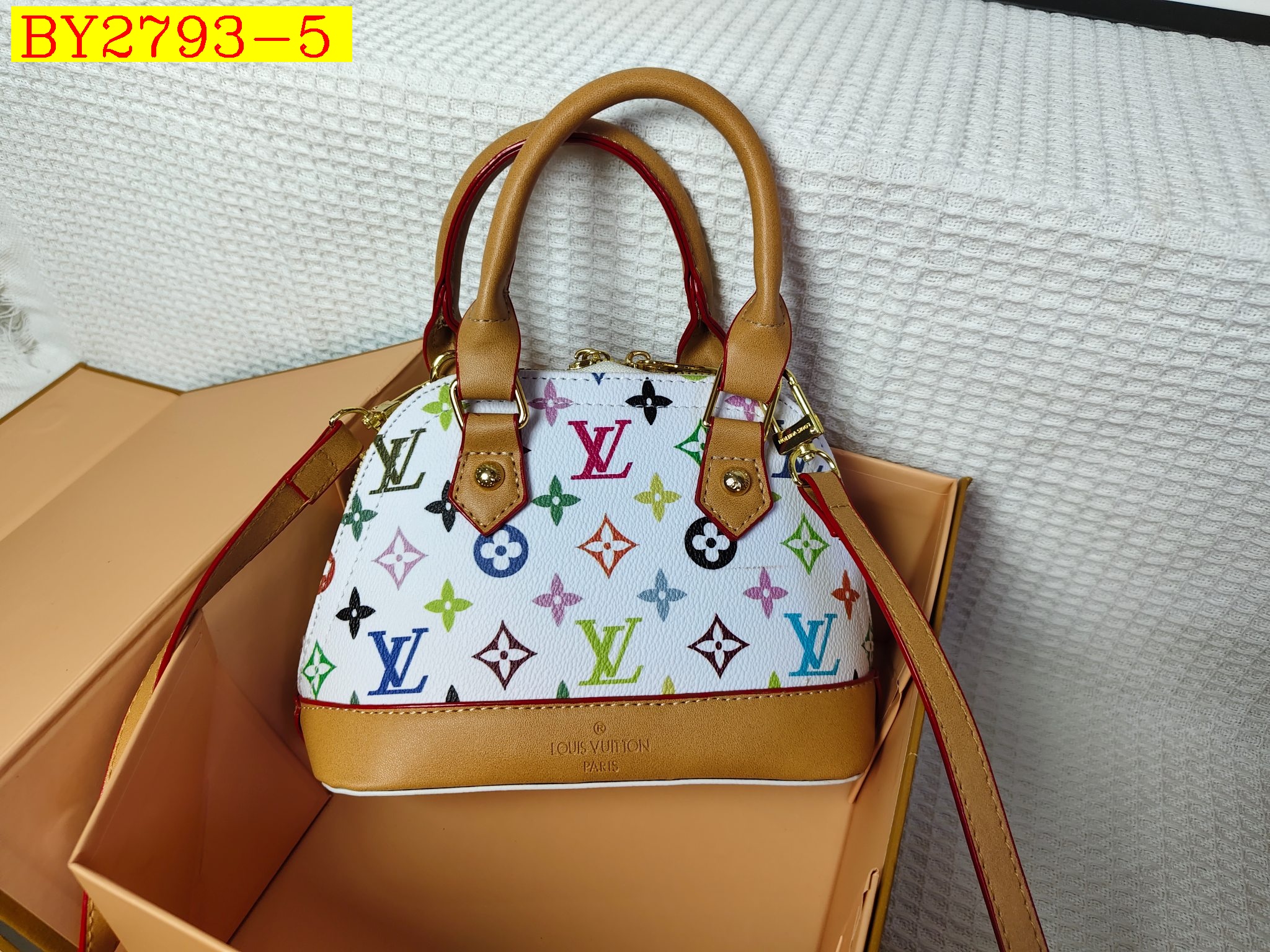 29$ LV 8045 Shoulder bag size 20x14 cm 2926 BY2793 gallery