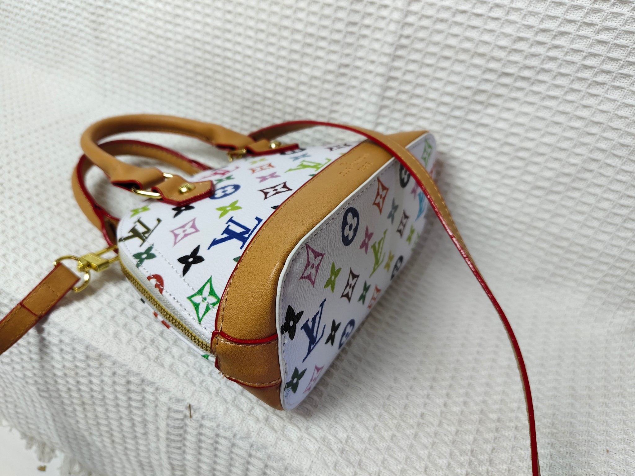 29$ LV 8045 Shoulder bag size 20x14 cm 2926 BY2793 gallery