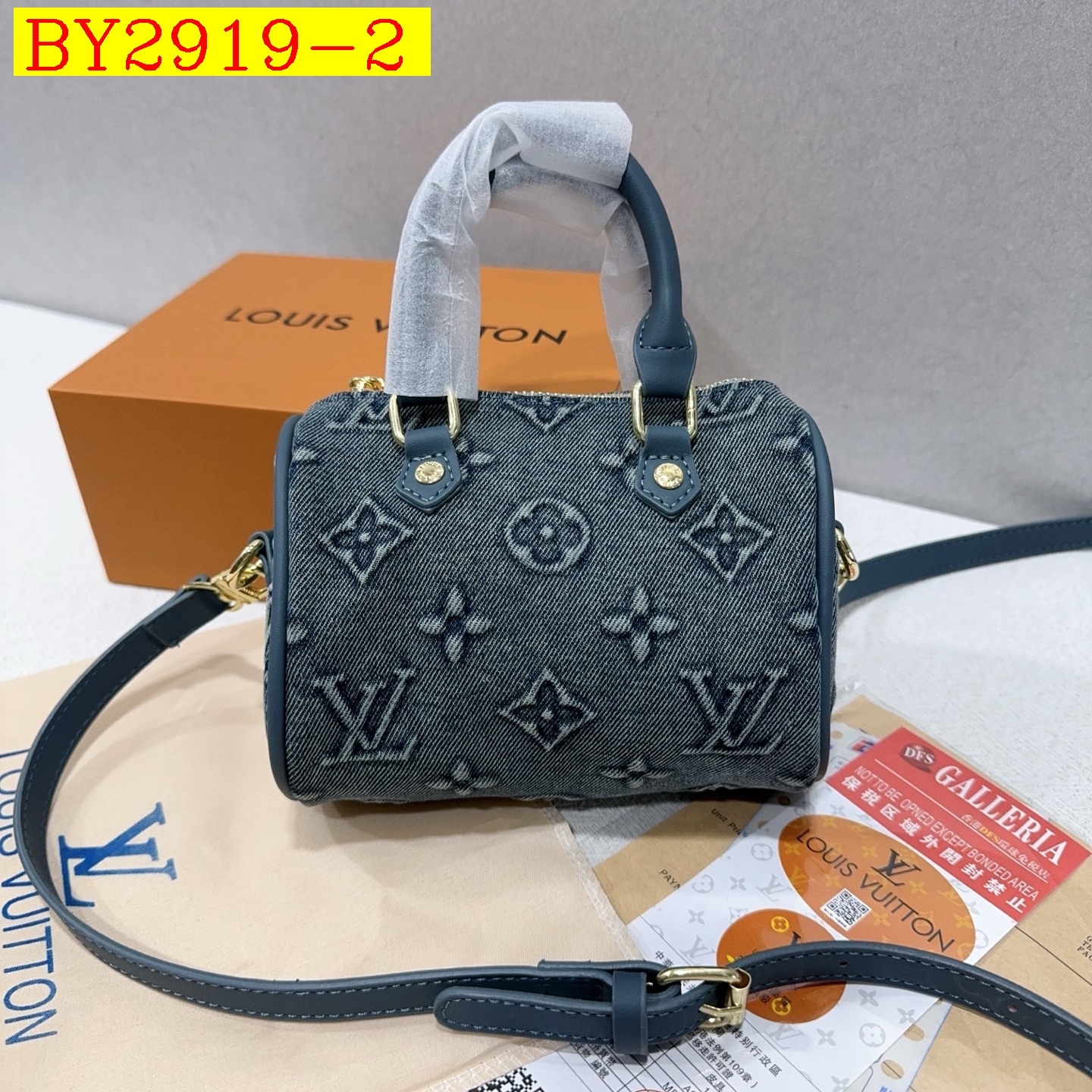 29$ LV 8806 Shoulder bag size 17x12x10 cm 219008 BY2919 gallery