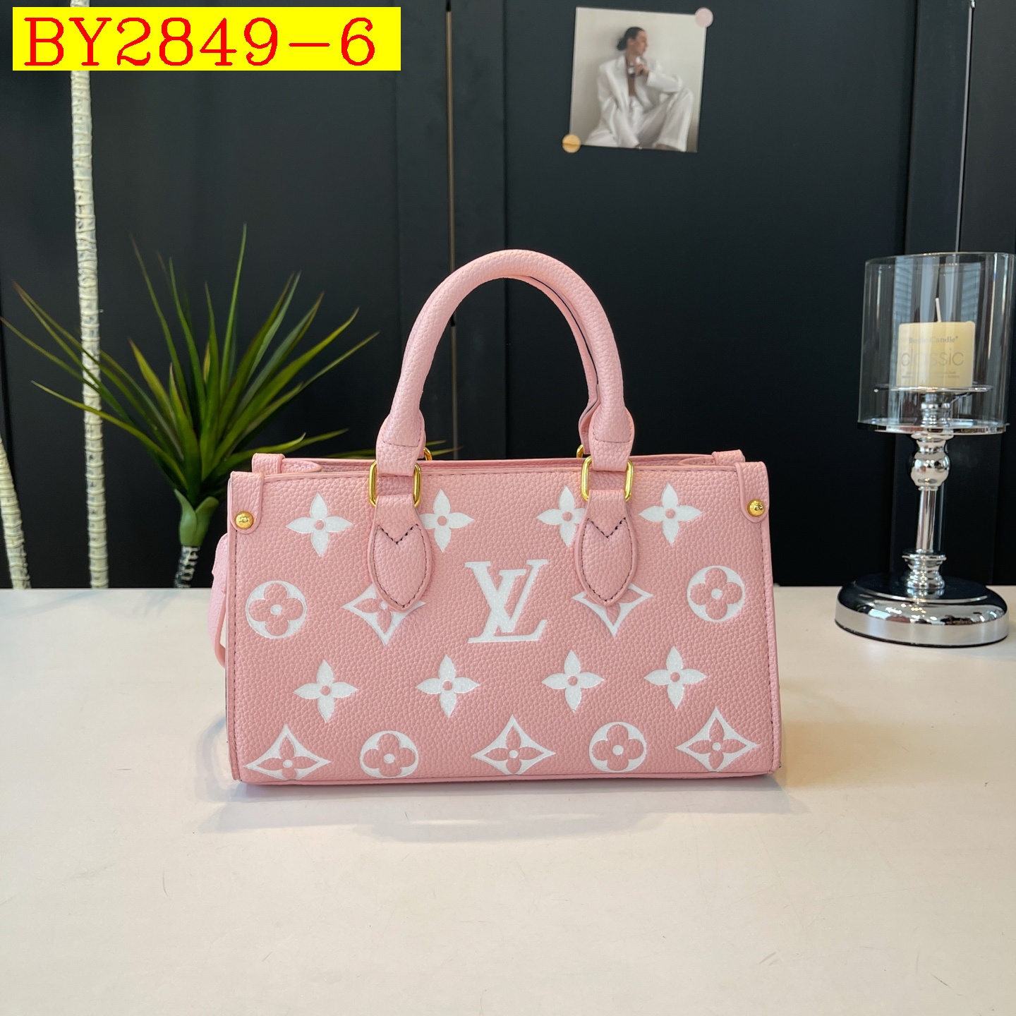 29$ LV F16 Shoulder bag size 26x15x10 cm 911060 BY2849 gallery
