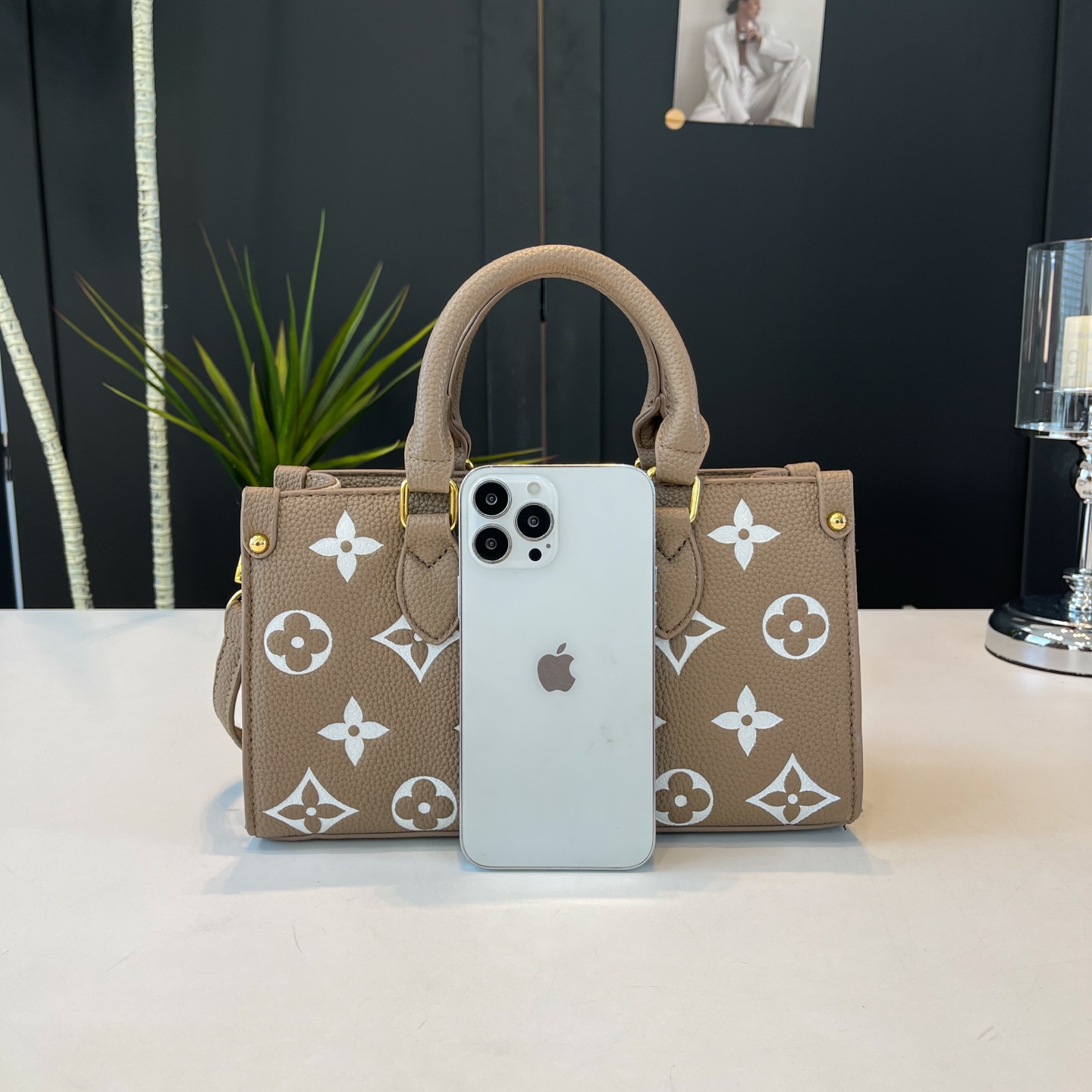 29$ LV F16 Shoulder bag size 26x15x10 cm 911060 BY2849 gallery