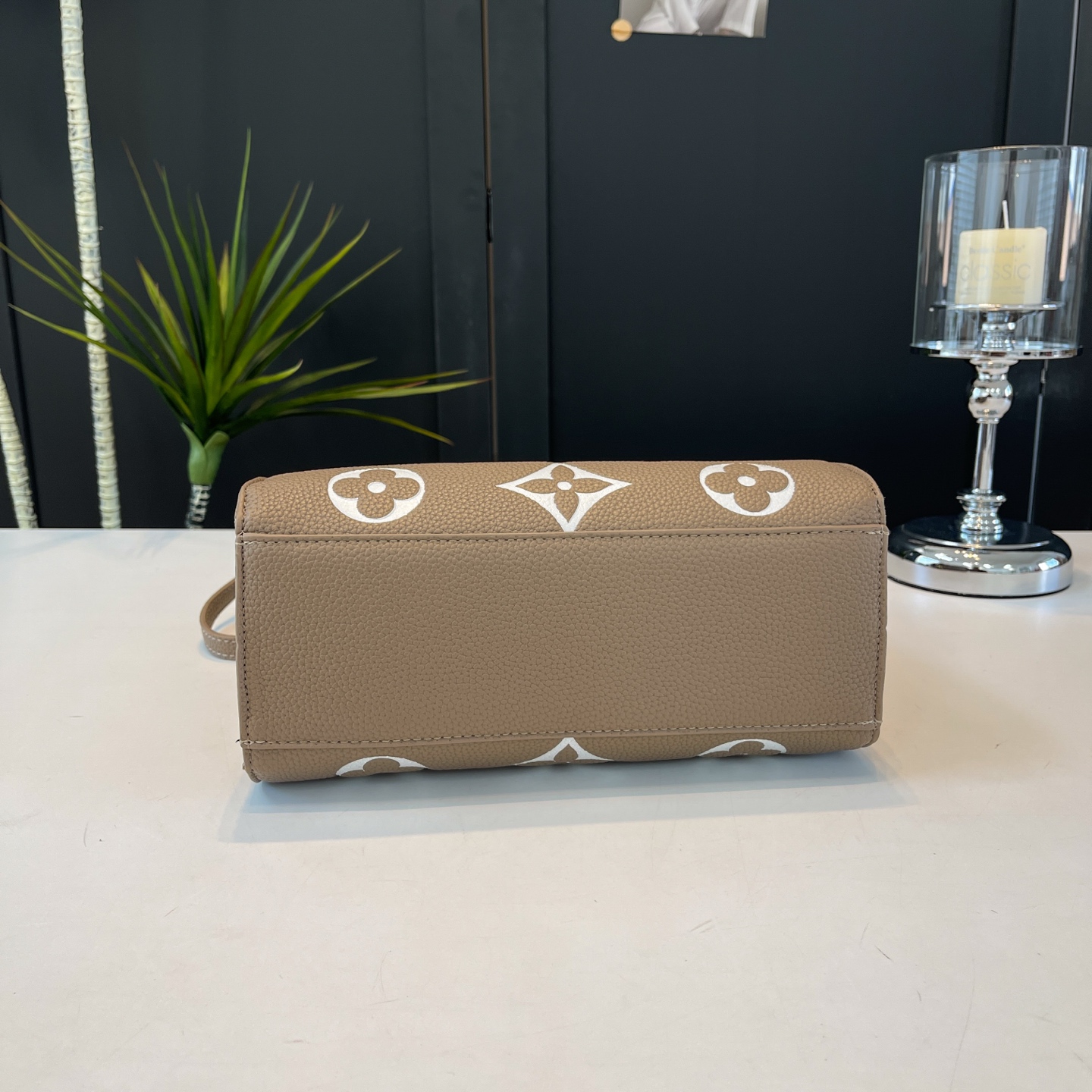 29$ LV F17 Shoulder bag size 25x21x11 cm 417090 BY2815 gallery