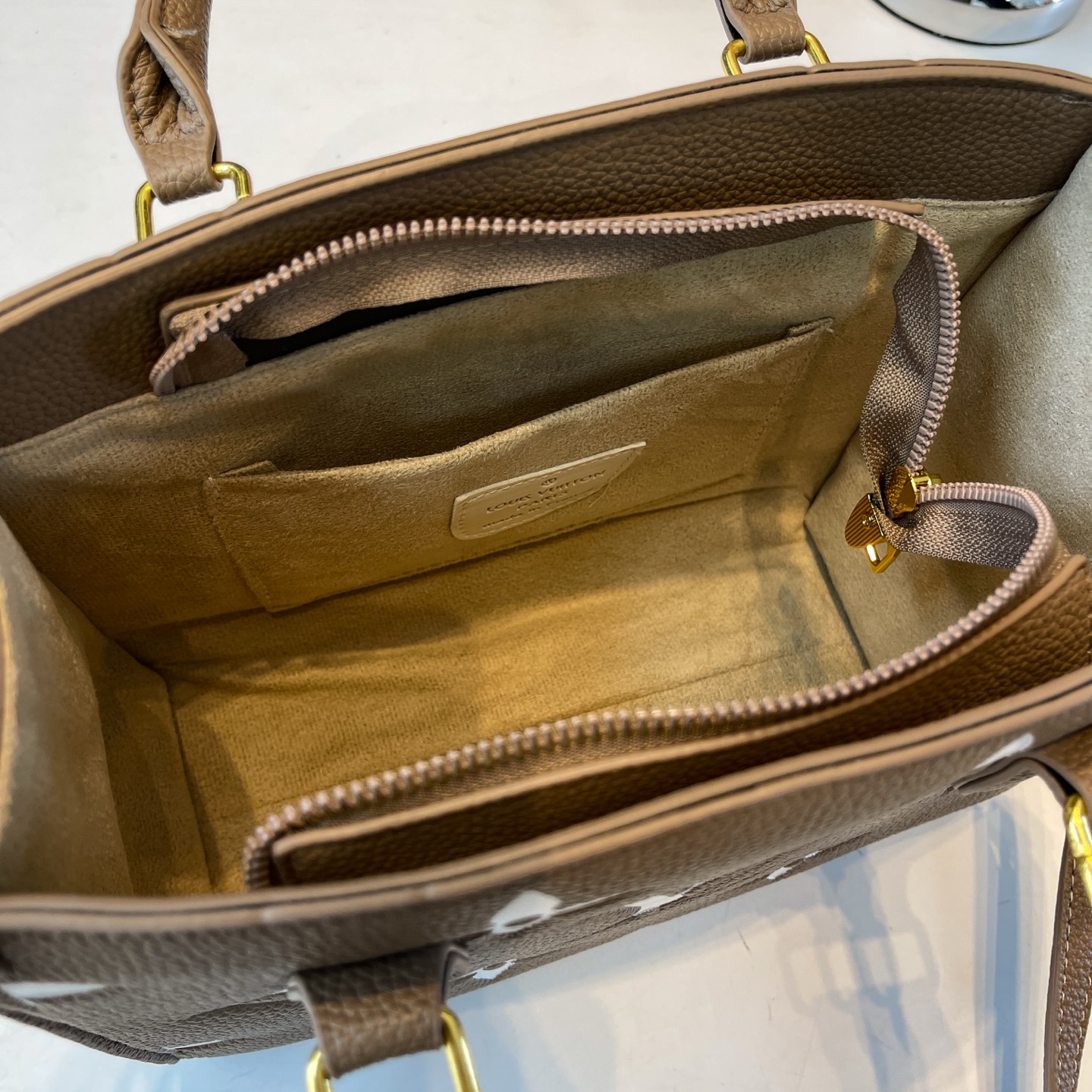 29$ LV F17 Shoulder bag size 25x21x11 cm 417090 BY2815 gallery