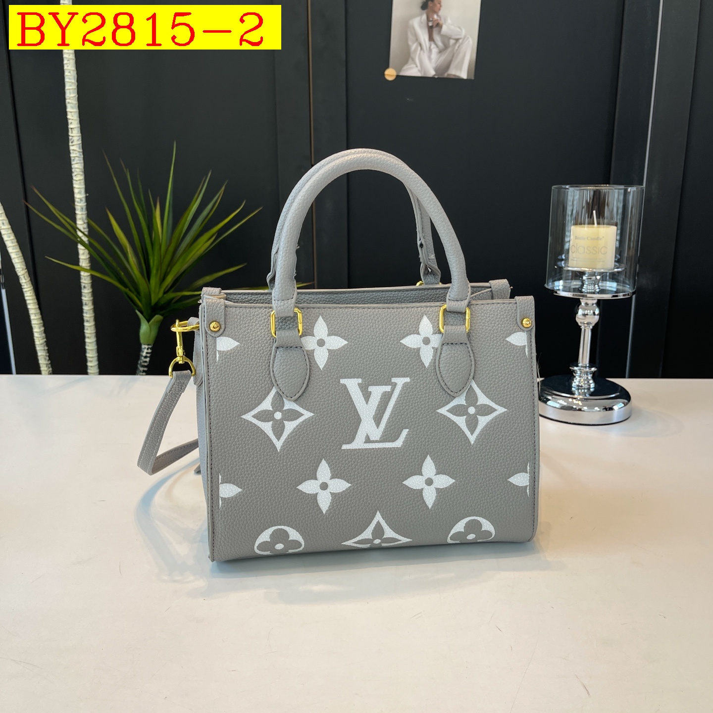 29$ LV F17 Shoulder bag size 25x21x11 cm 417090 BY2815 gallery