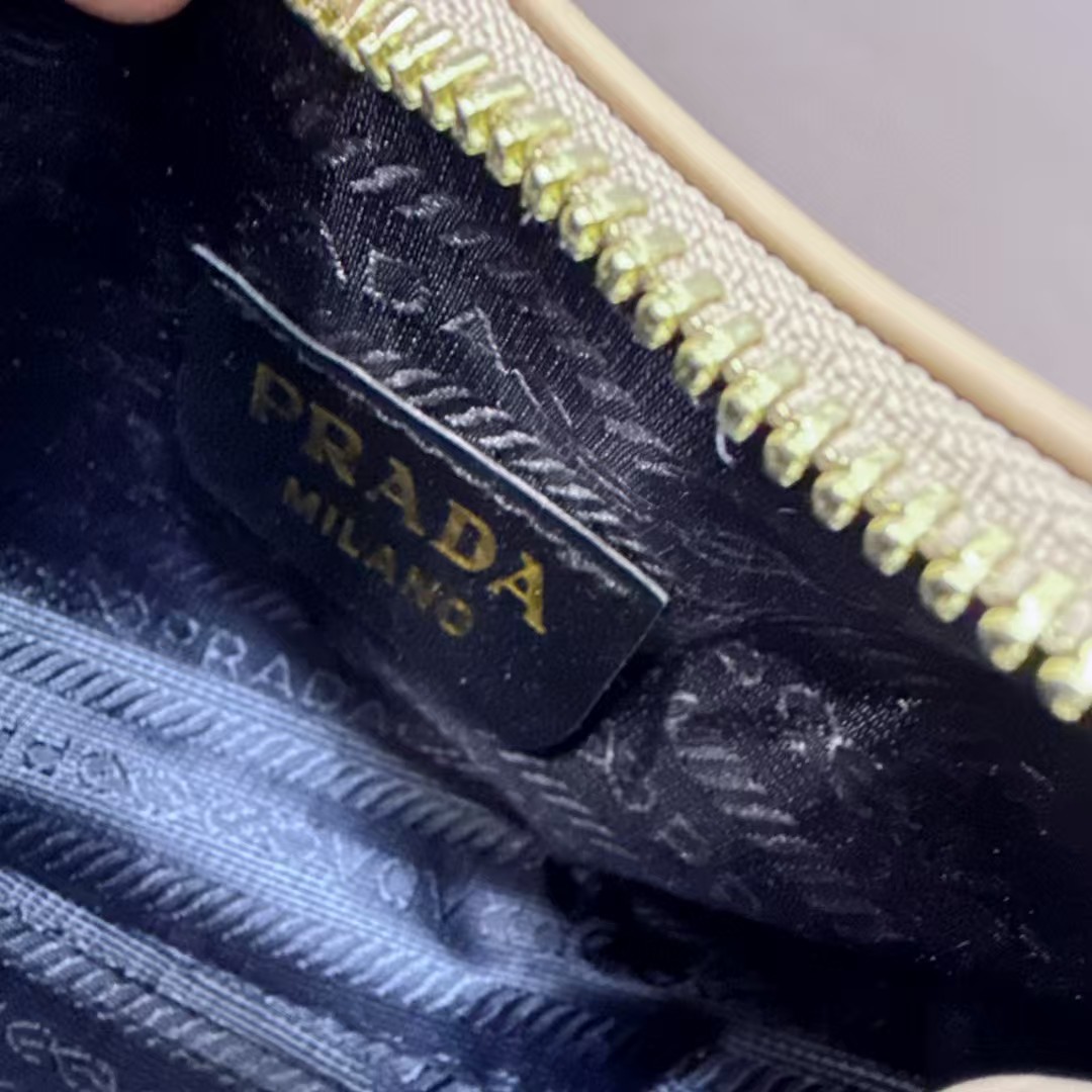 29$ PRADA 9556 Shoulder bag size 23X5X14 cm 117076 BY2885 gallery