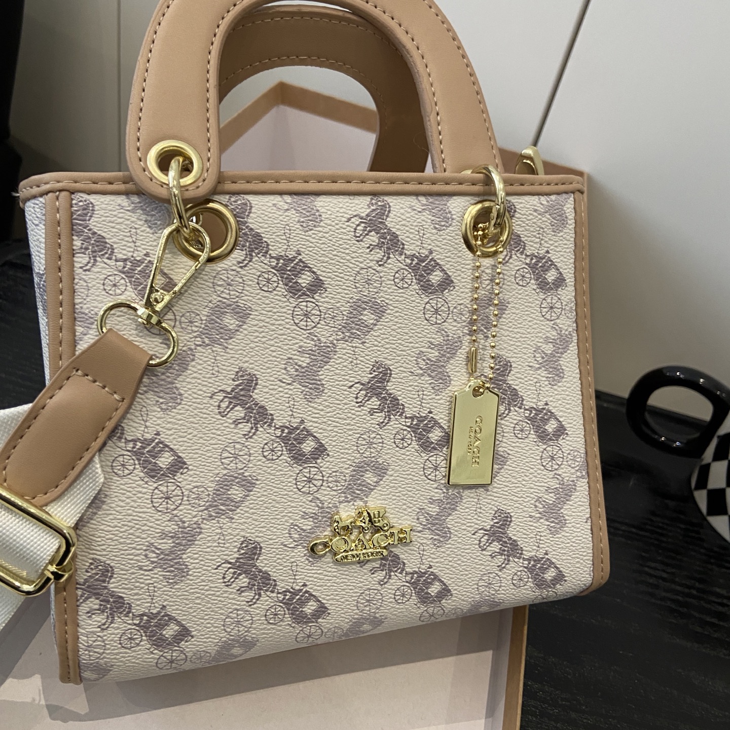 29$ dh COACH Shoulder bag 60395022094 BY2341 gallery