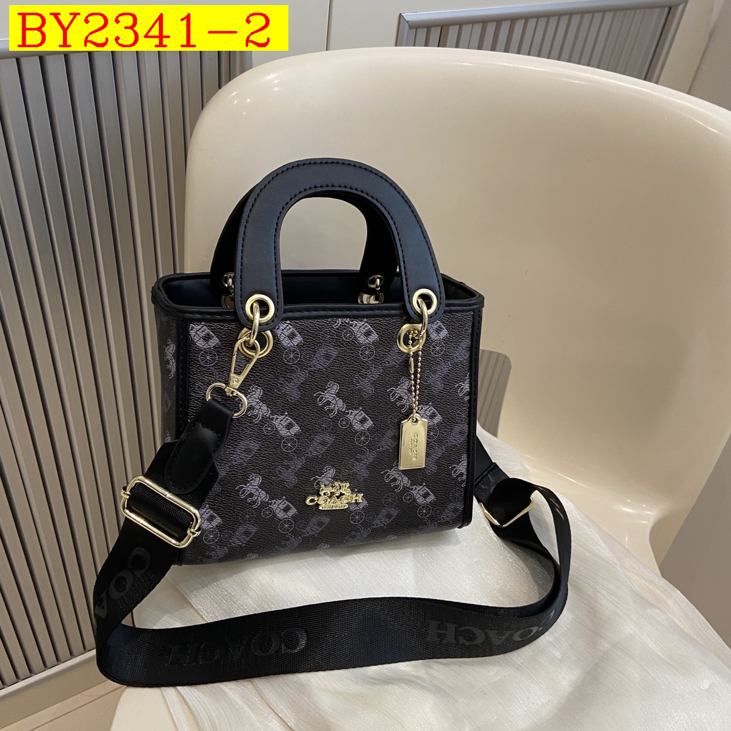 29$ dh COACH Shoulder bag 60395022094 BY2341 gallery