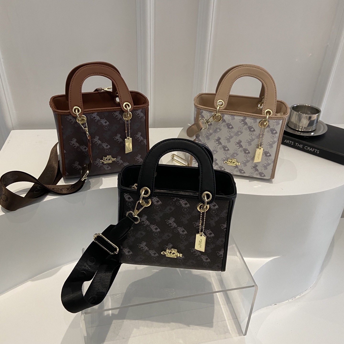 29$ dh COACH Shoulder bag 60395022094 BY2341 gallery