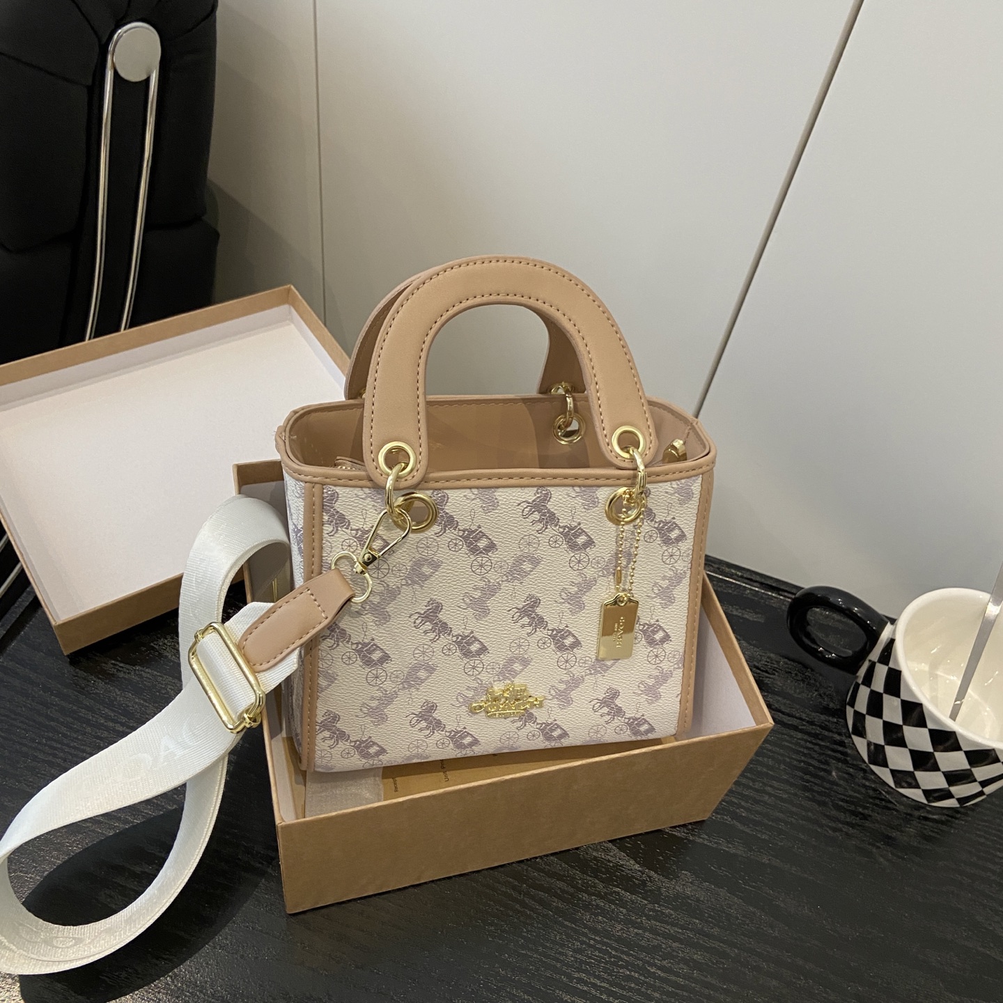 29$ dh COACH Shoulder bag 60395022094 BY2341 gallery