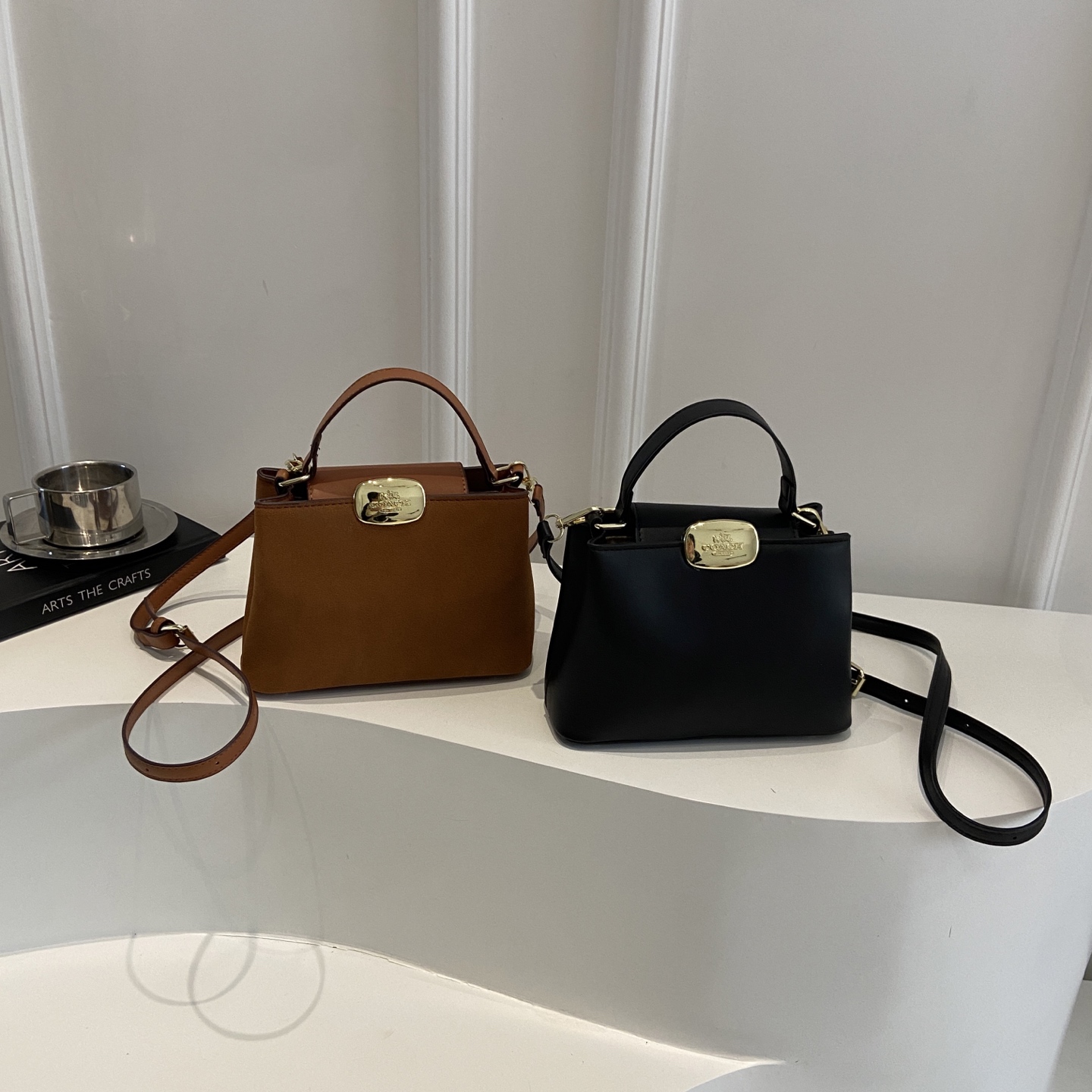 29$ dh COACH Shoulder bag 70485822093 BY2373 gallery