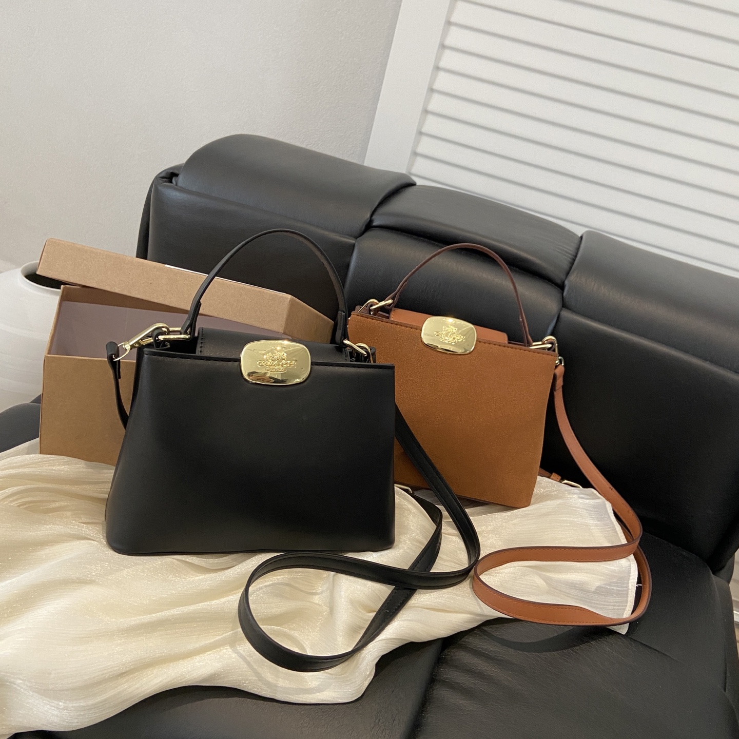 29$ dh COACH Shoulder bag 70485822093 BY2373 gallery