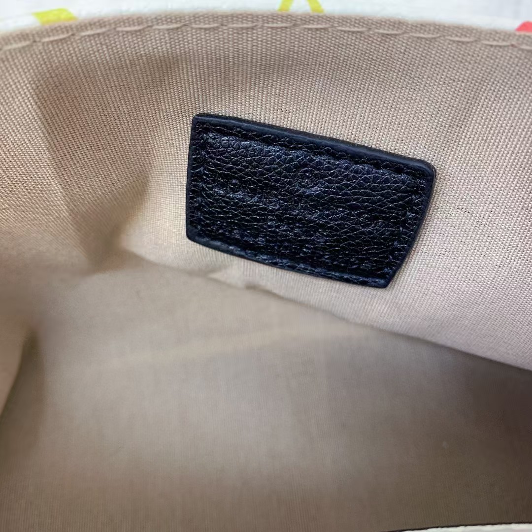 29$ dh LV 122 Shoulder bag size 25X11X17 cm 71405022095 BY2513 gallery