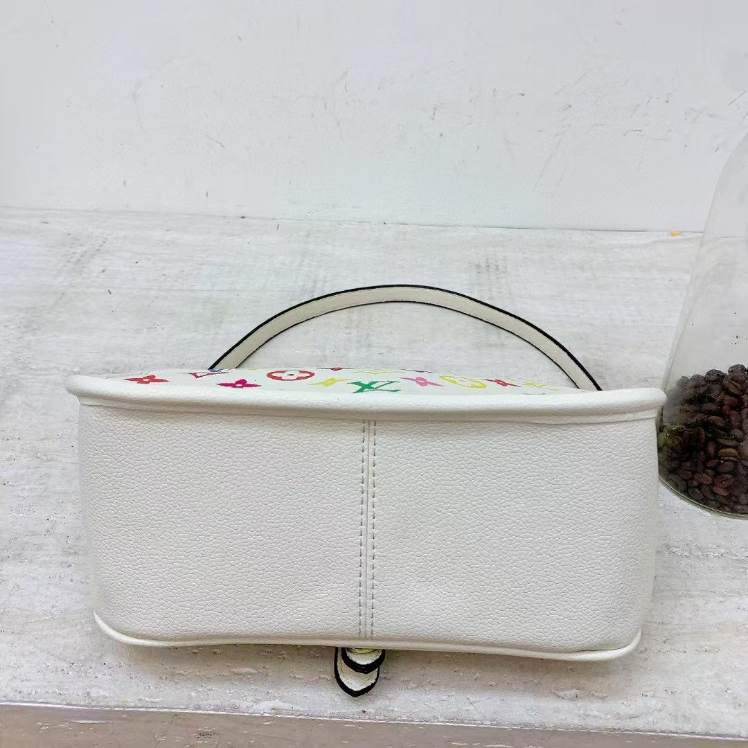 29$ dh LV 122 Shoulder bag size 25X11X17 cm 71405022095 BY2513 gallery