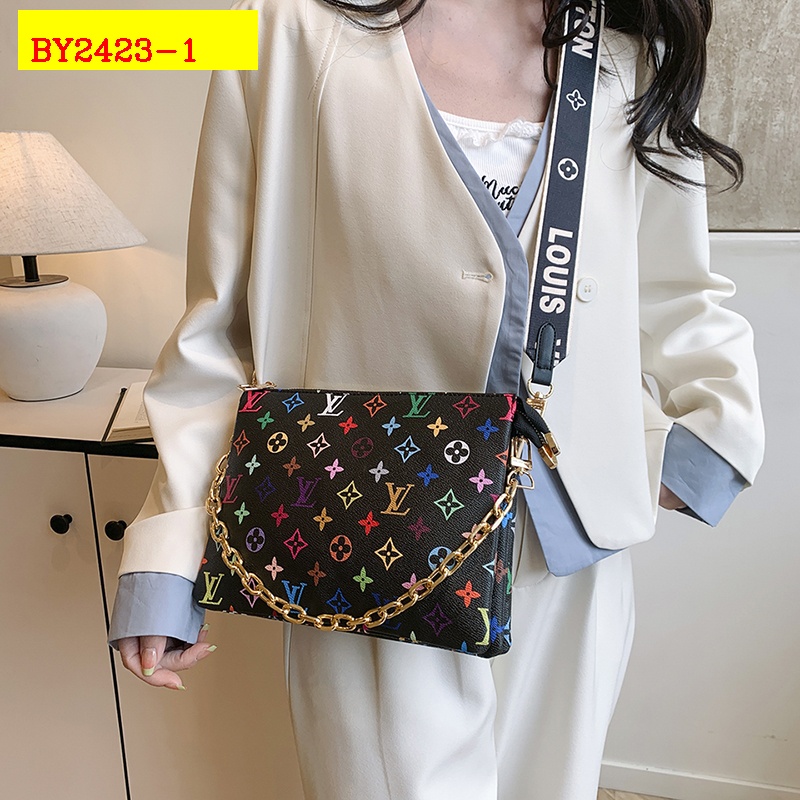 29$ dh LV 140 Shoulder bag size 25X20X3 cm 61205022095 BY2423 gallery