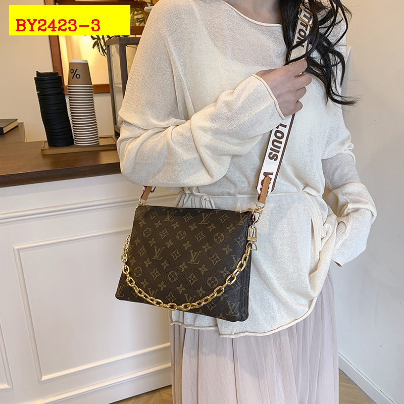 29$ dh LV 140 Shoulder bag size 25X20X3 cm 61205022095 BY2423 gallery