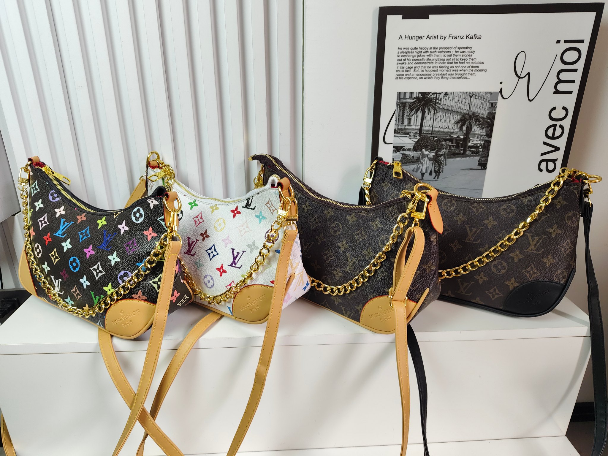 29$ dh LV 8029 Shoulder bag size 31X18X10 cm 50296422091 BY2371 gallery