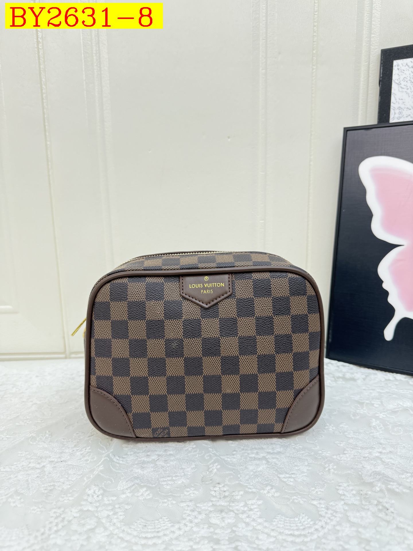 29$ dh LV 8635 Shoulder bag size 22X16X8 cm 90587422090 BY2631 gallery