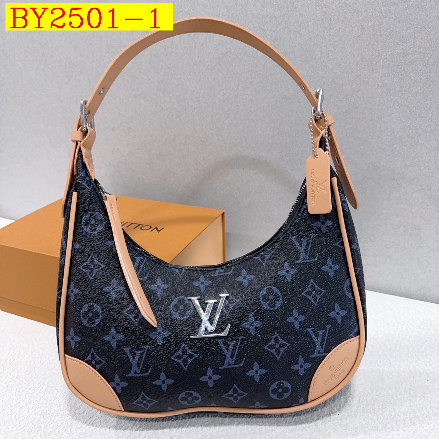 29$ dh LV 9021 Shoulder bag size 28X23X7 cm 70498222095 BY2501 gallery