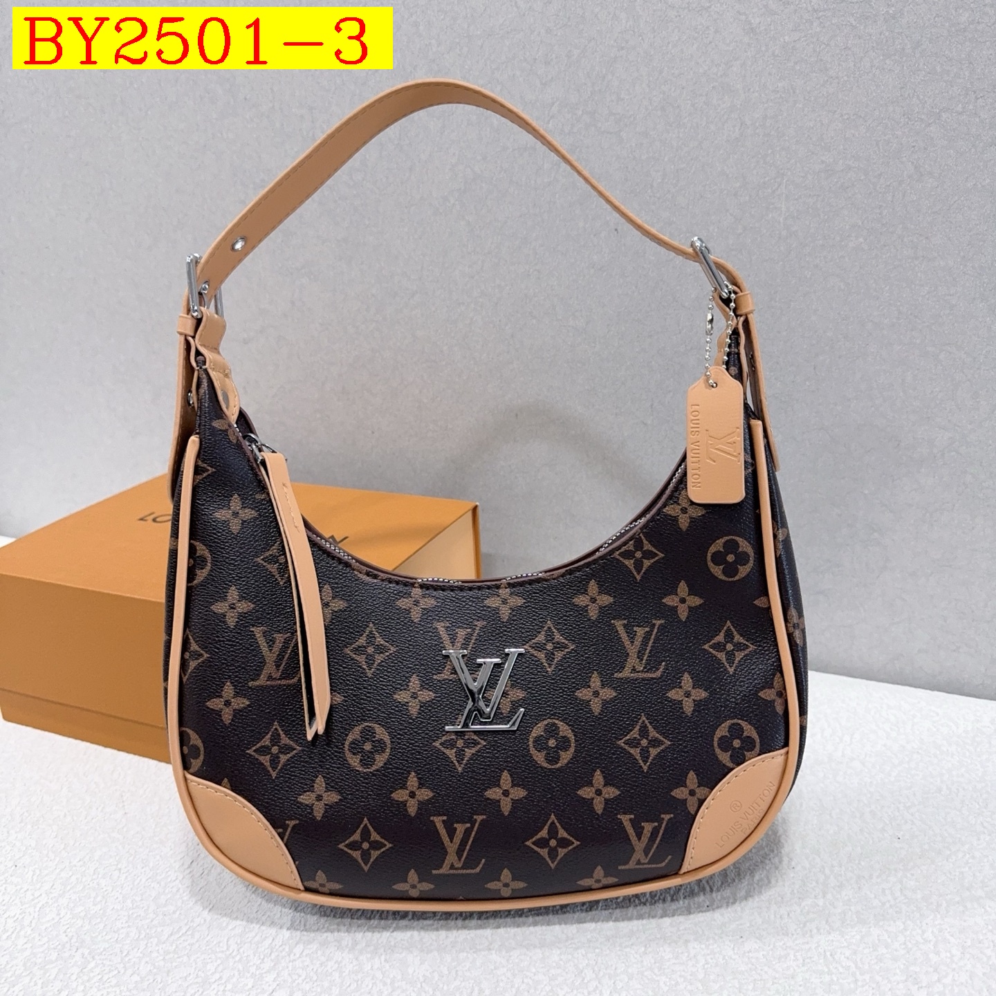 29$ dh LV 9021 Shoulder bag size 28X23X7 cm 70498222095 BY2501 gallery
