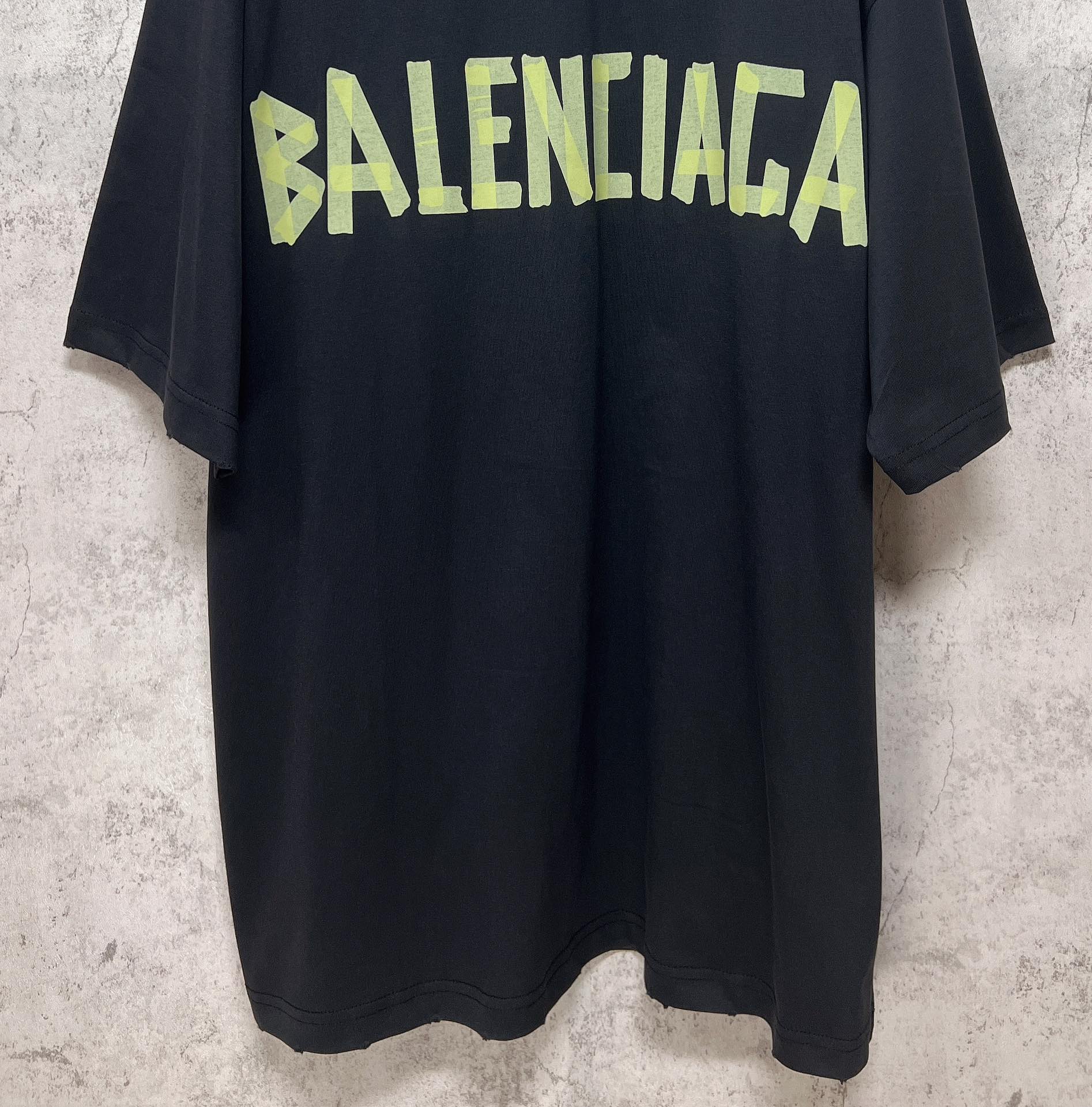 30$ 00027_ Balenciaga size XS-L 918780 CODE WX76 gallery