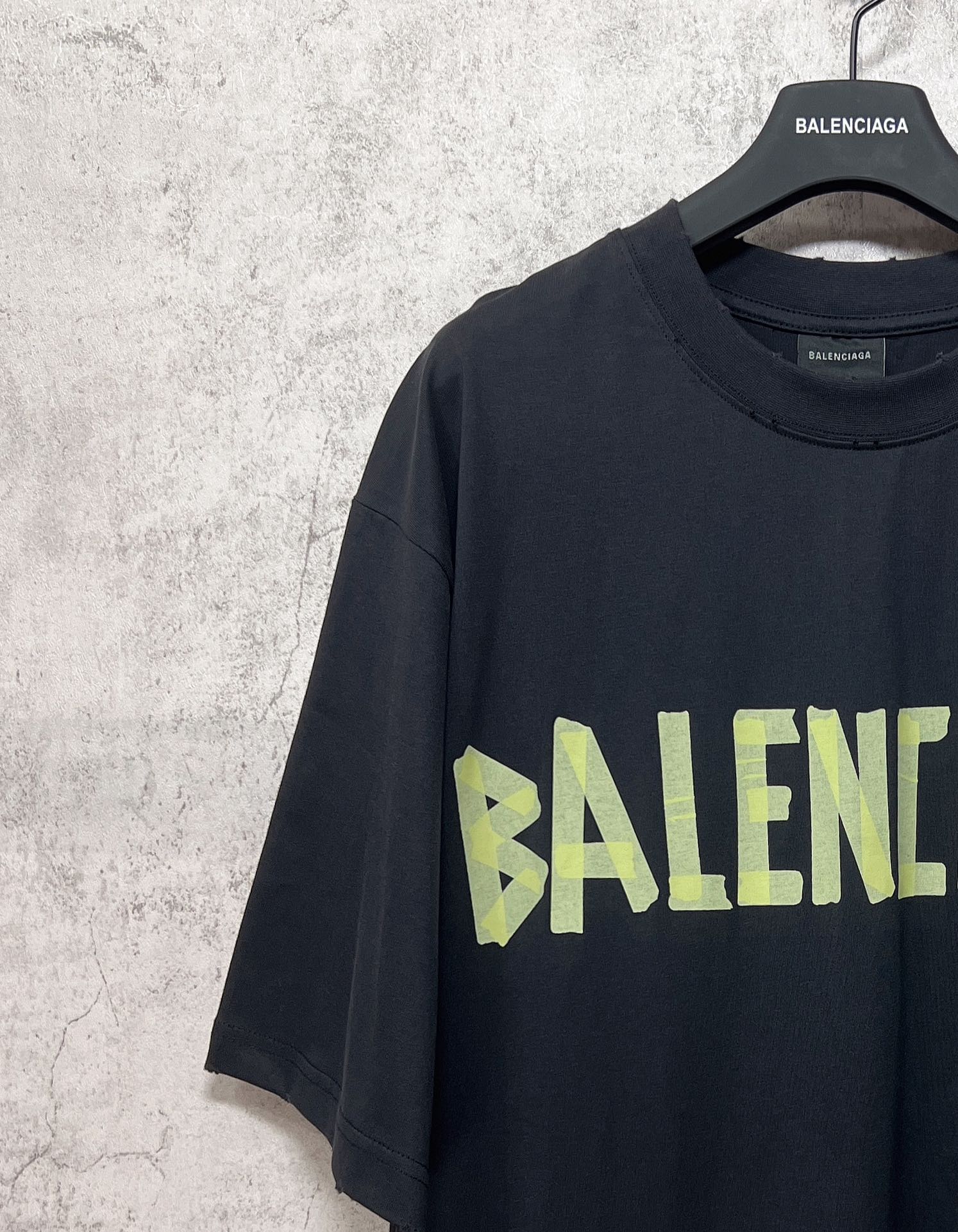 30$ 00027_ Balenciaga size XS-L 918780 CODE WX76 gallery