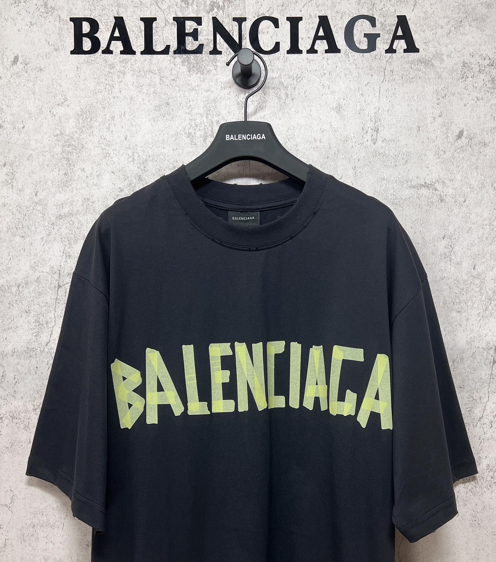 30$ 00027_ Balenciaga size XS-L 918780 CODE WX76 gallery