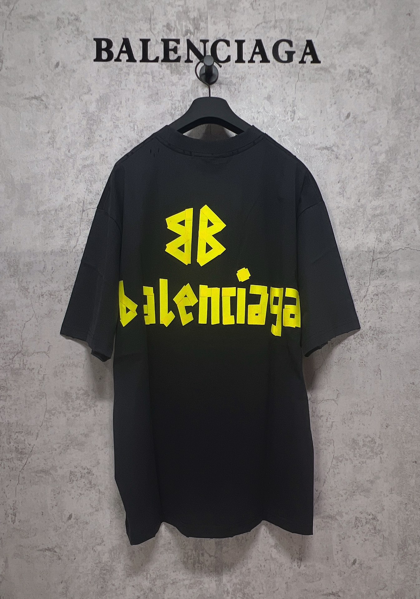30$ 00027_ Balenciaga size XS-L 918780 CODE WX76 gallery