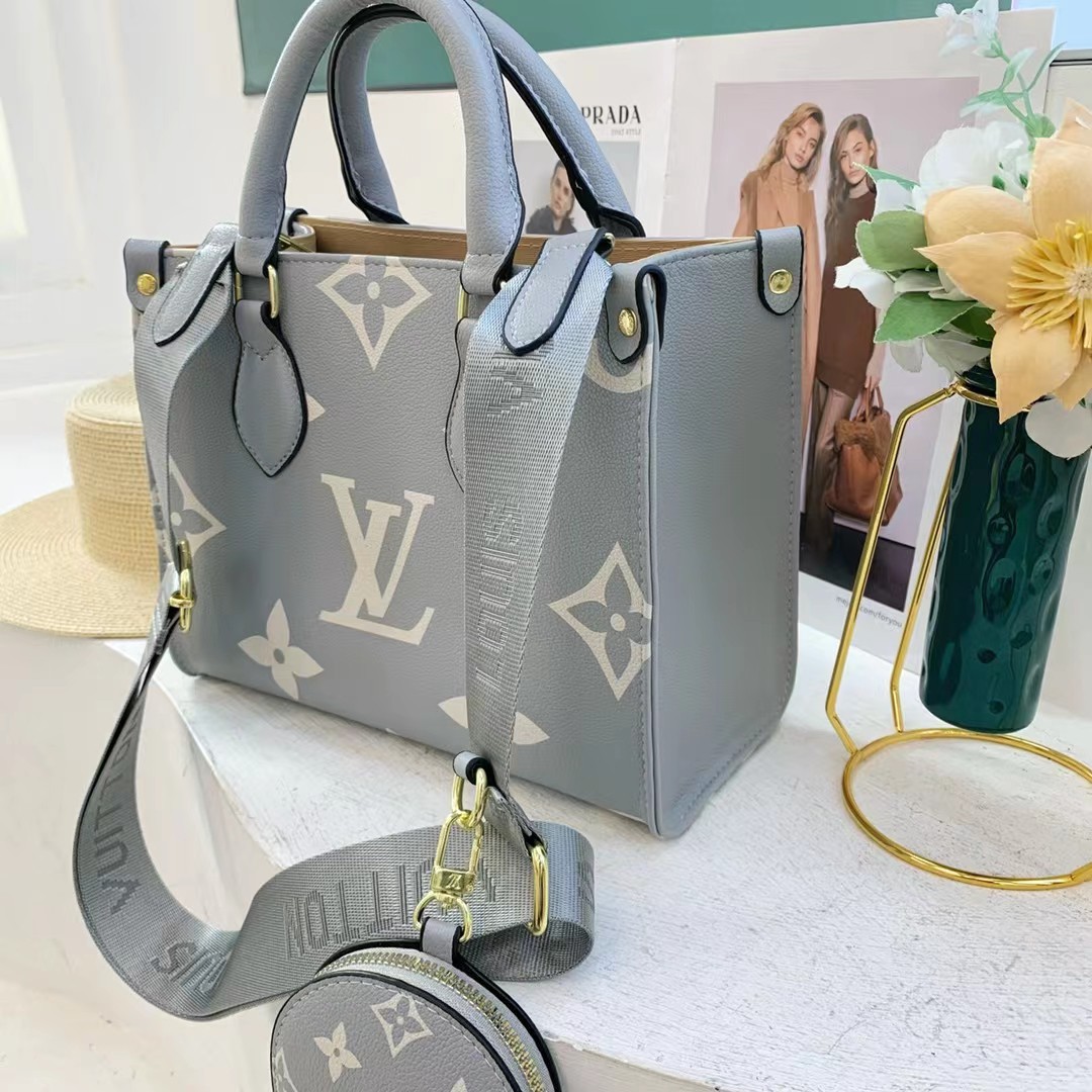 30$ LV 110 Tote bag size 25X12X20 cm 815182 BY2871 gallery