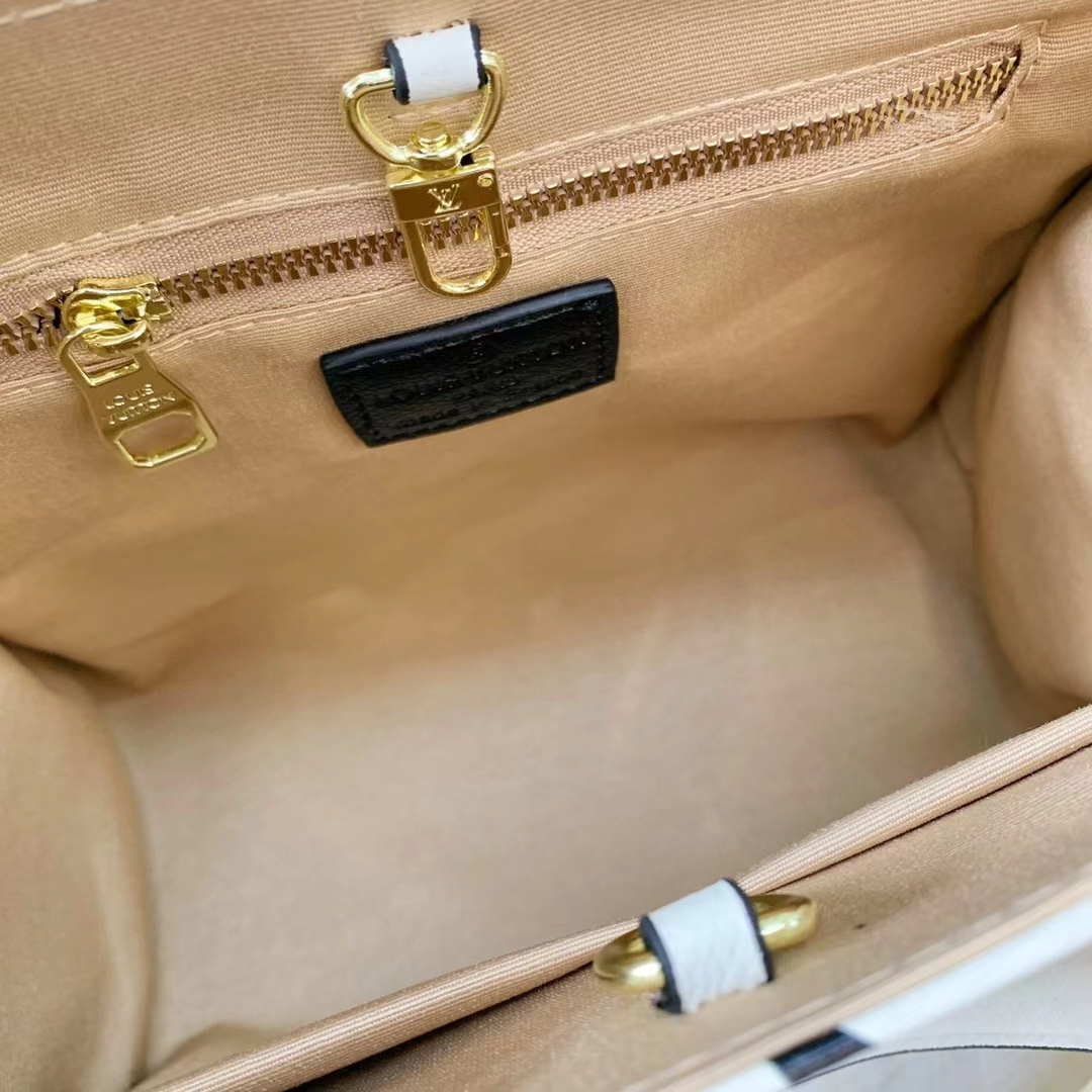 30$ LV 110 Tote bag size 25X12X20 cm 815182 BY2871 gallery