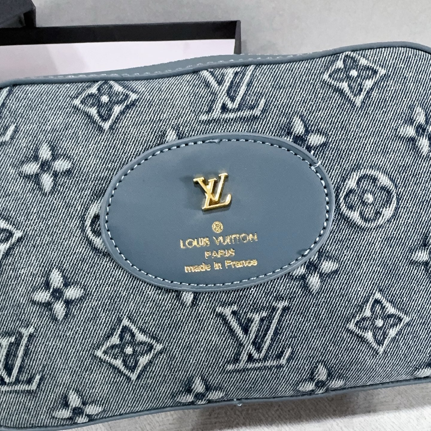 30$ LV 3078 Shoulder bag size 25x15x7 cm 310112 BY2975 gallery