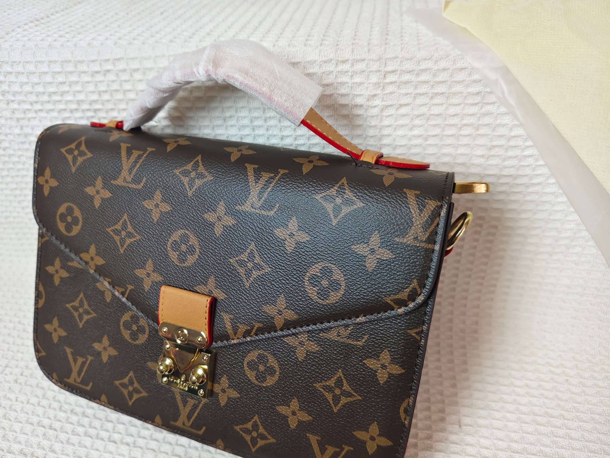 30$ LV 8006 Shoulder bag size 24x17x7 cm 614032 BY2791 gallery
