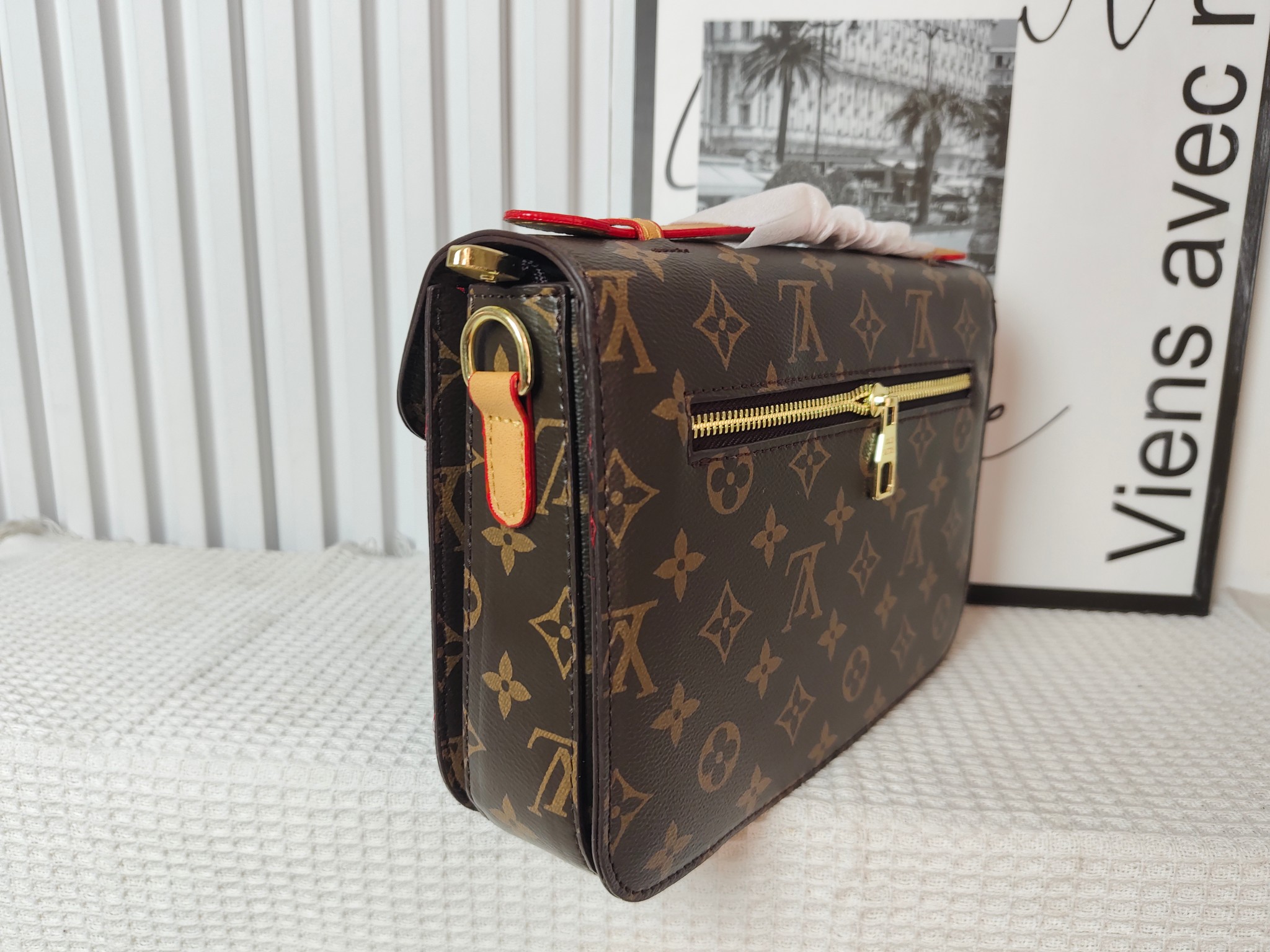30$ LV 8006 Shoulder bag size 24x17x7 cm 614032 BY2791 gallery