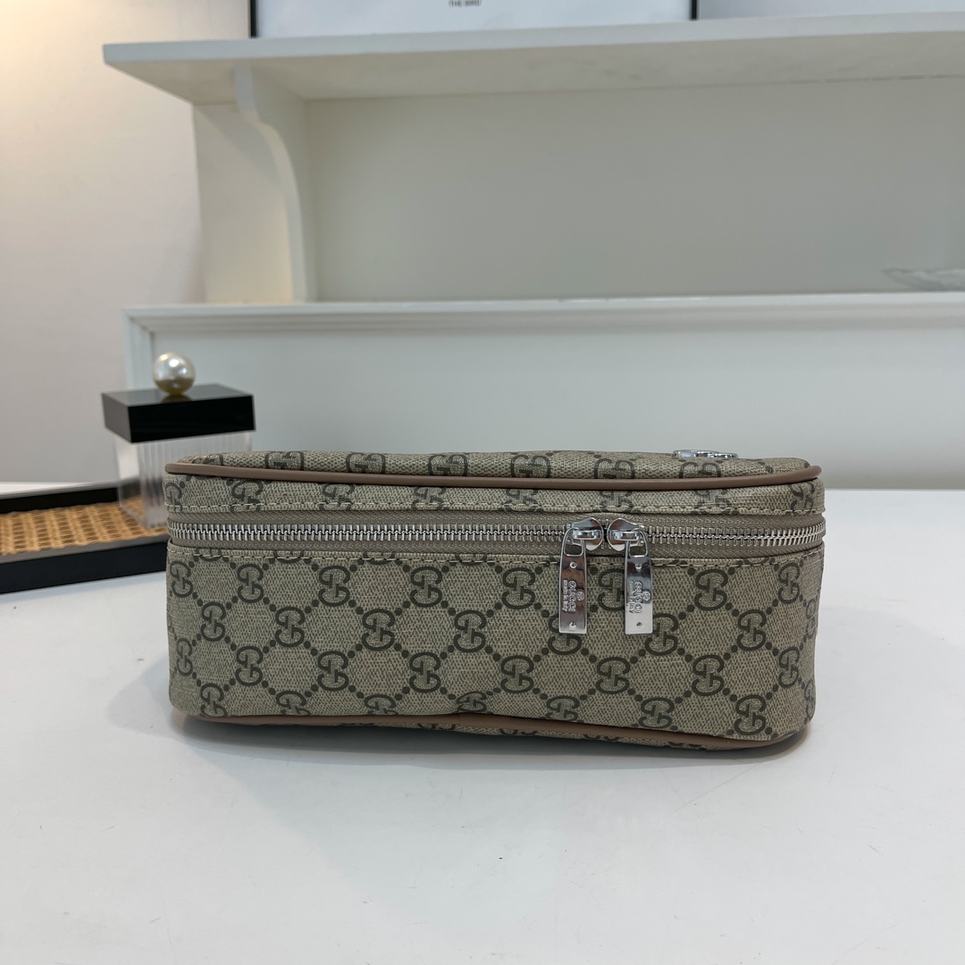 30$ dh GUCCI 9093 Shoulder bag size 25X15X10 cm 80596423103 BY2457 gallery