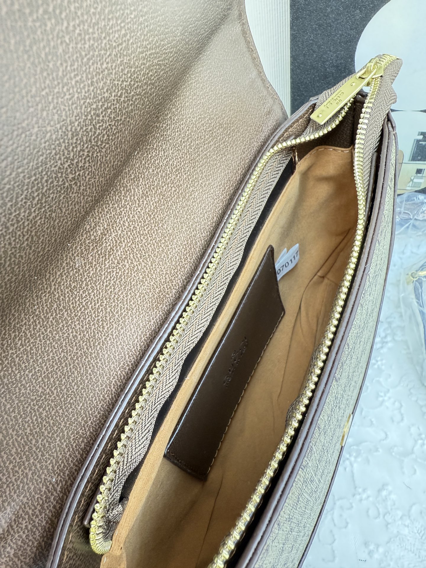 30$ dh GUCCI JYH1670 Shoulder bag size 25x16x9 cm 71408023101 BY2573 gallery